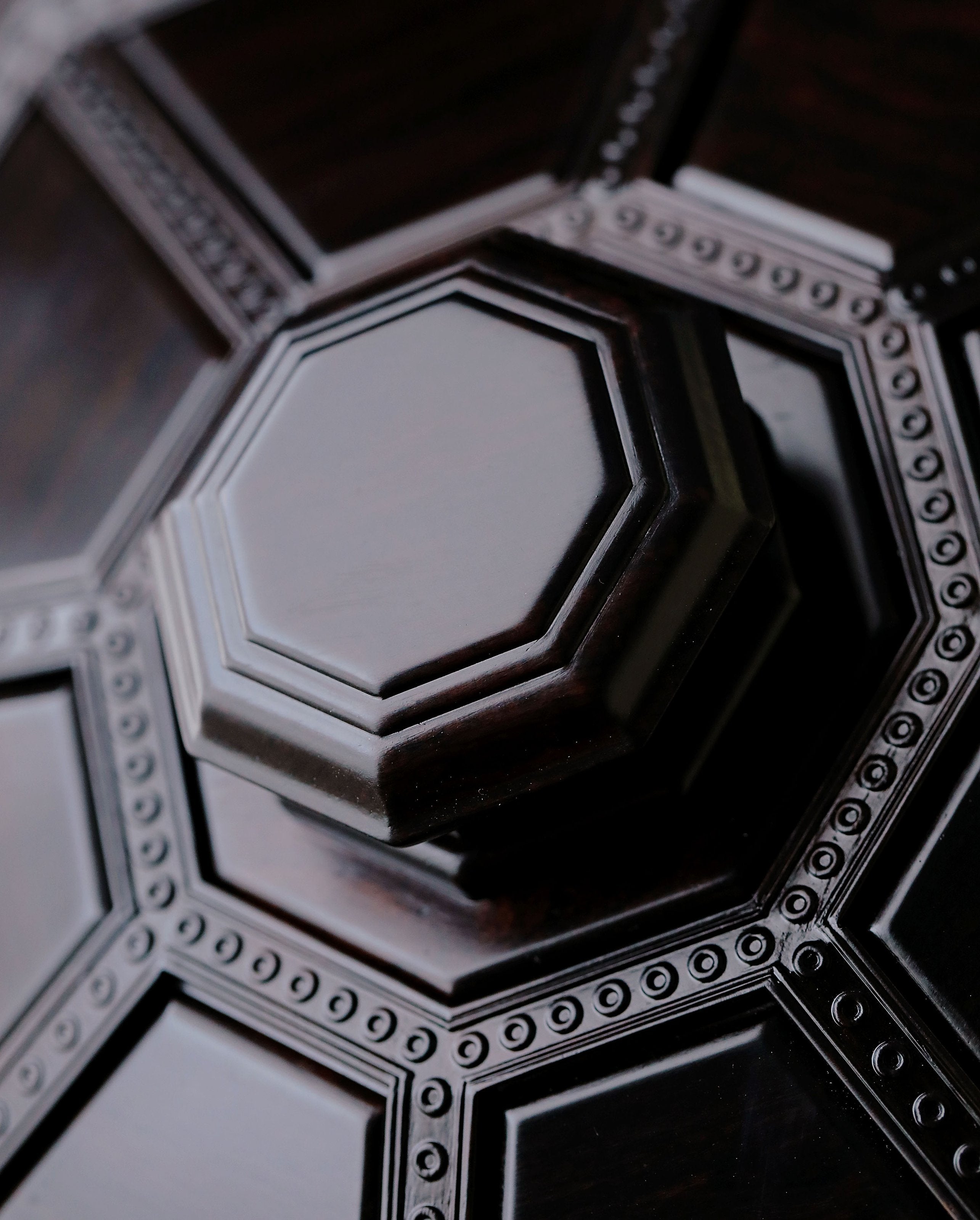 Purple sandalwood plain eight-treasure fruit box