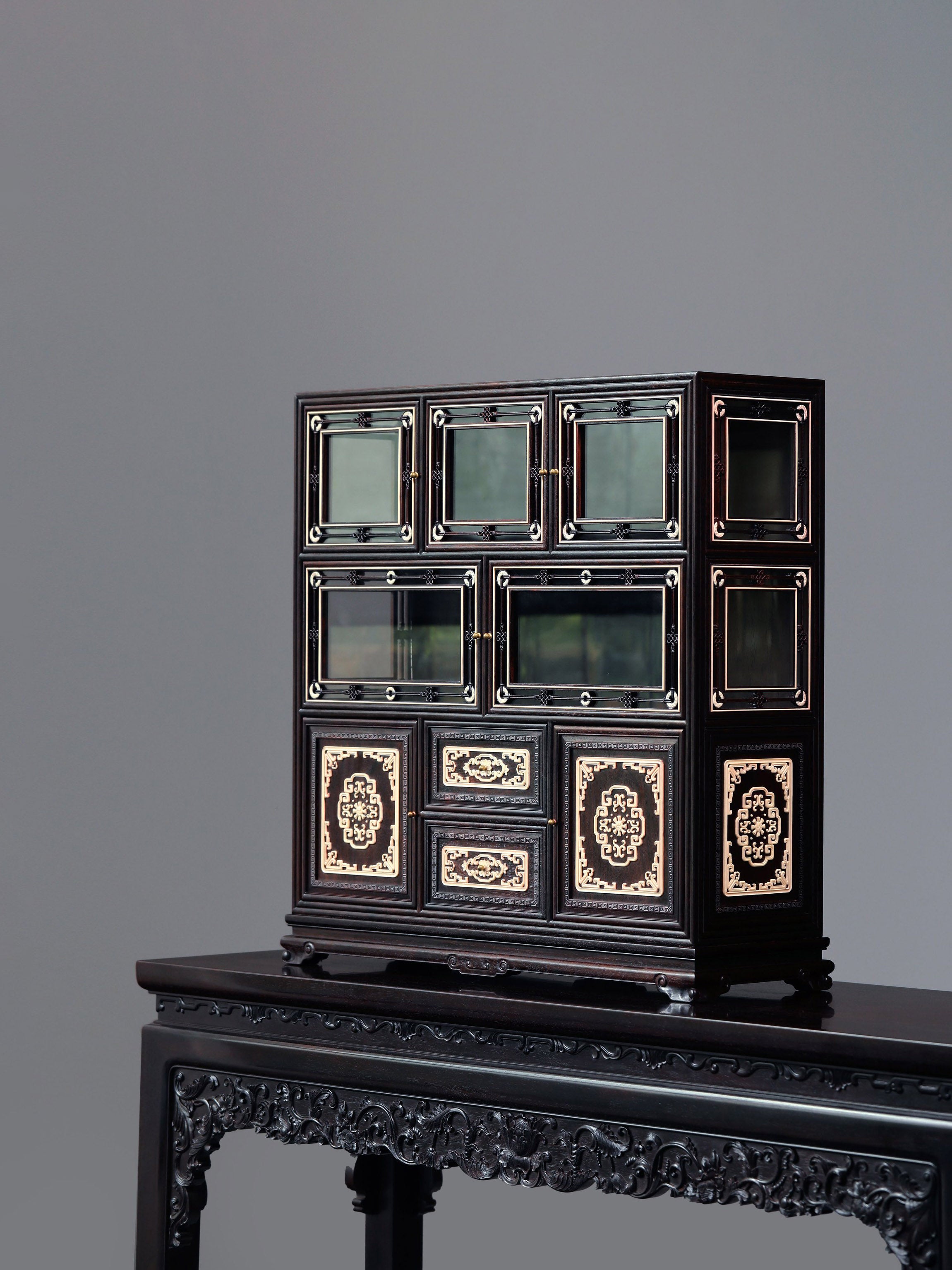 Small-leaf sandalwood table inlaid with mammoth ivory and pure silver cloisonné cloud pattern, display cabinet