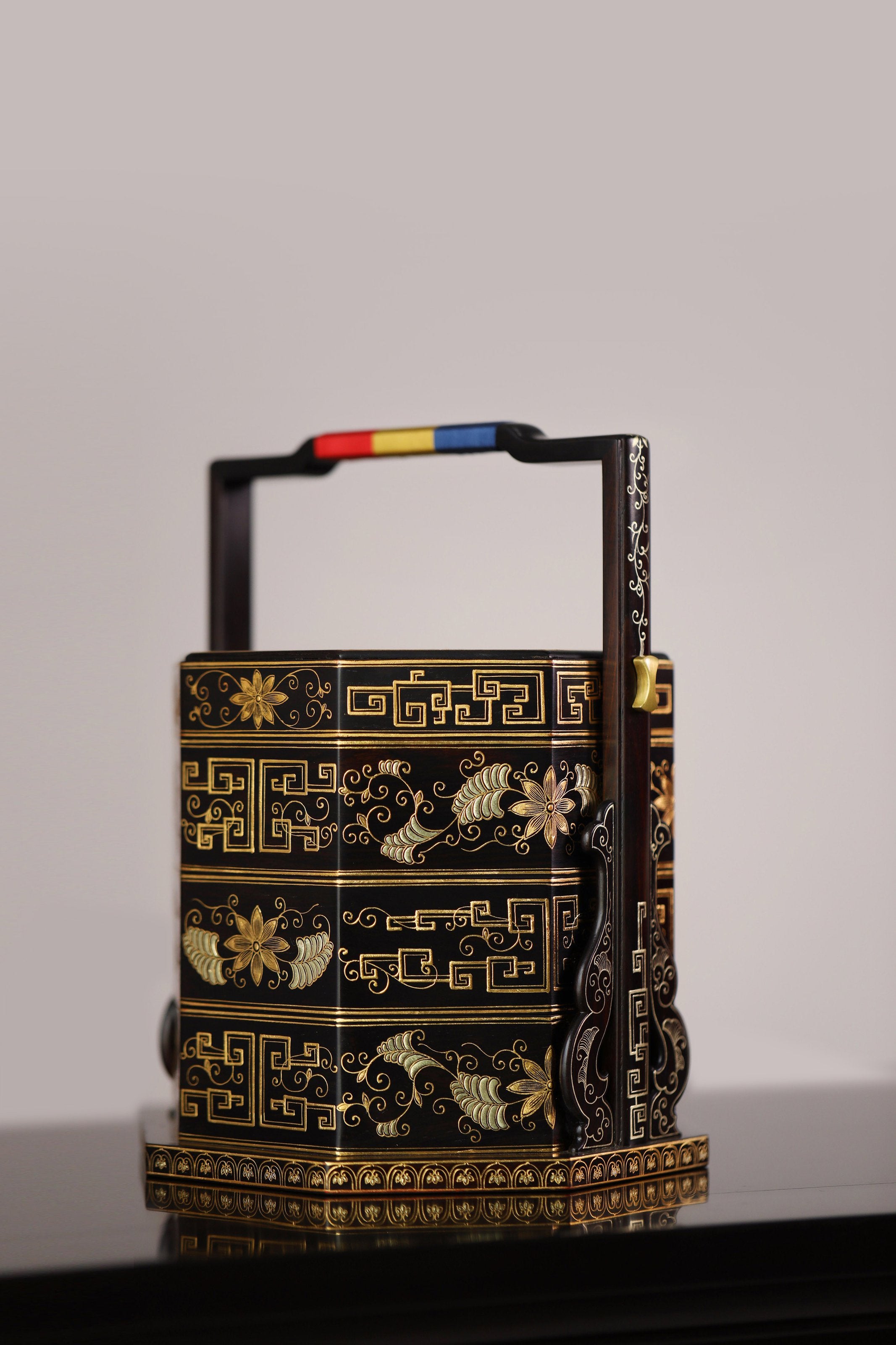 Purple sandalwood passionflower gilded octagonal carrying box