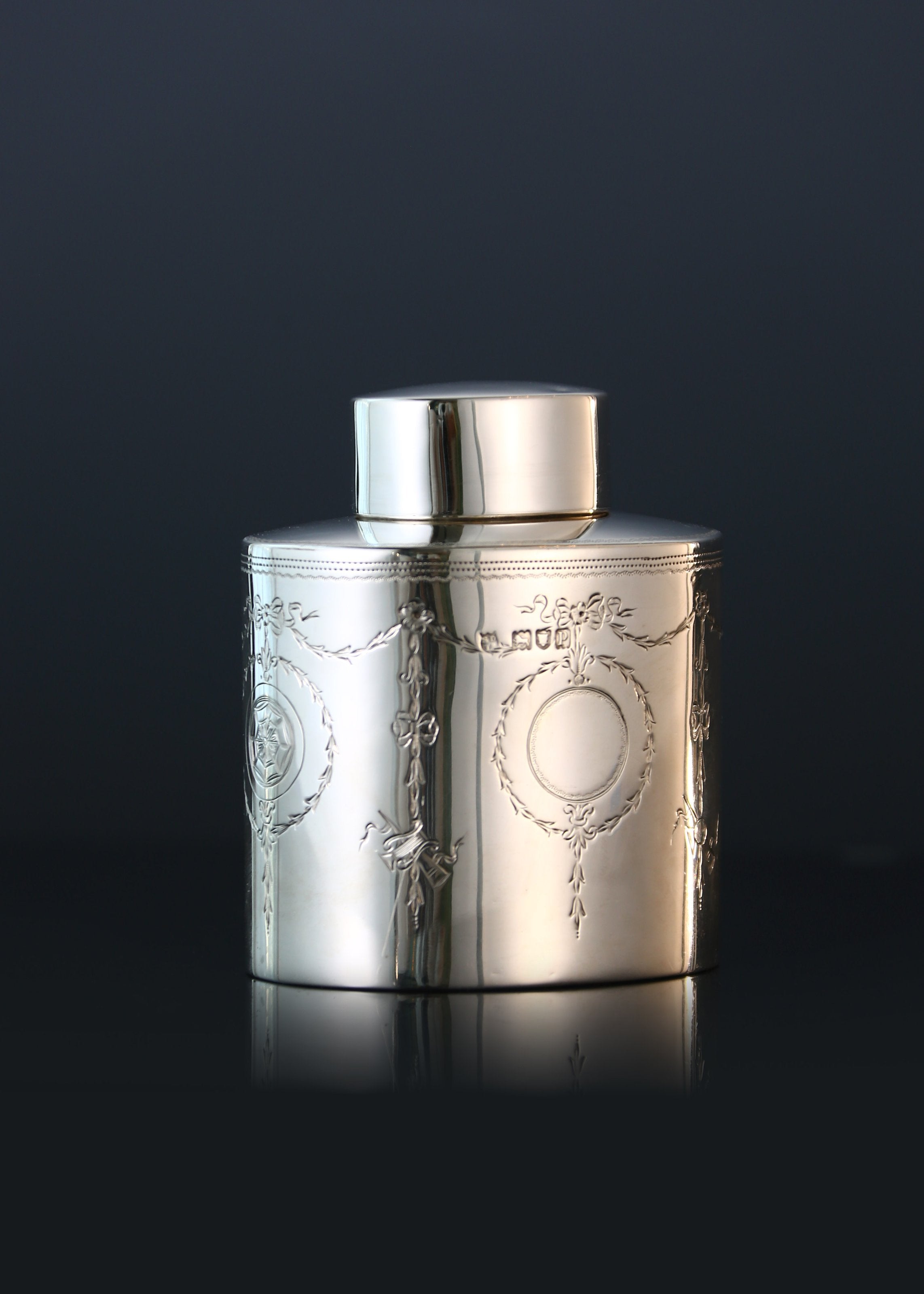 1910 British sterling silver tea caddy