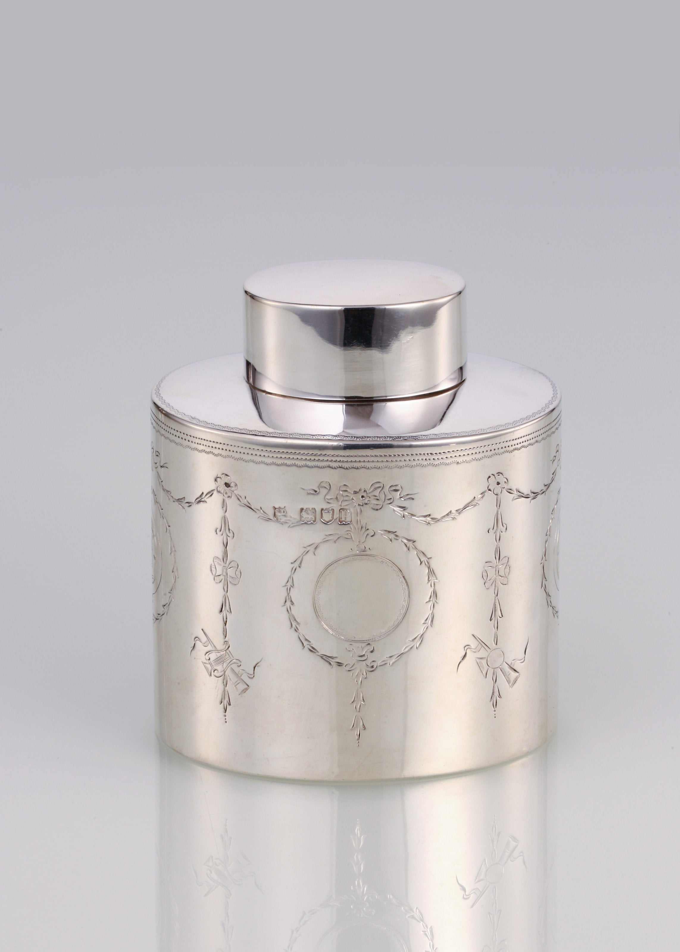 1910 British sterling silver tea caddy