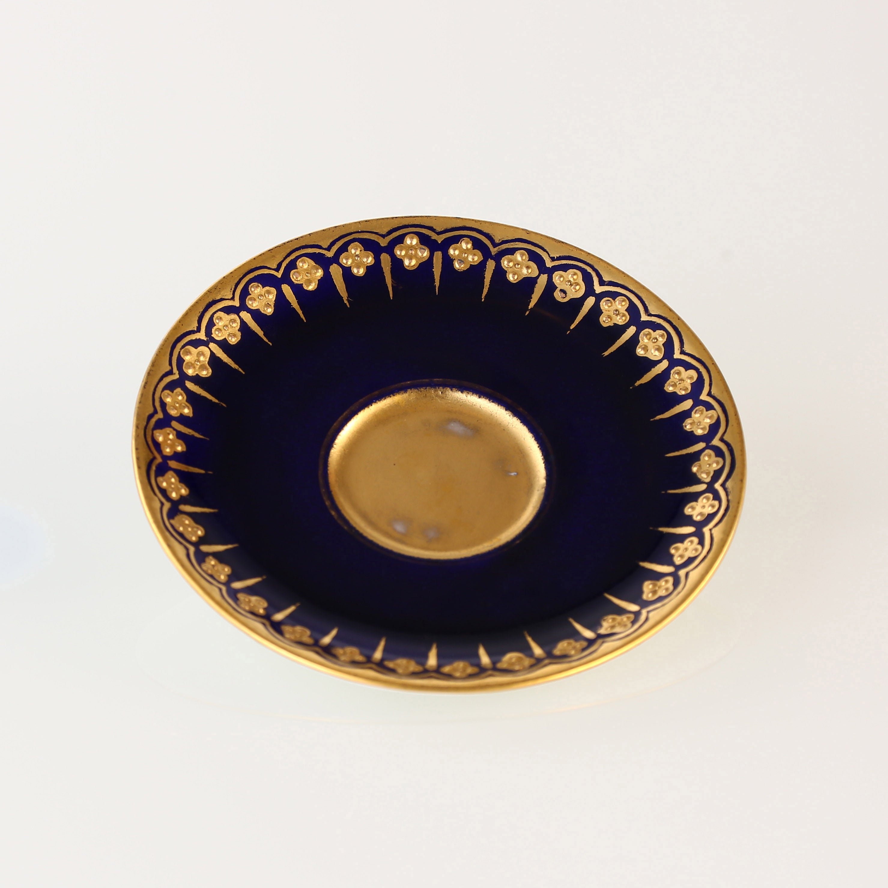 19th-century British gilded porcelain cup