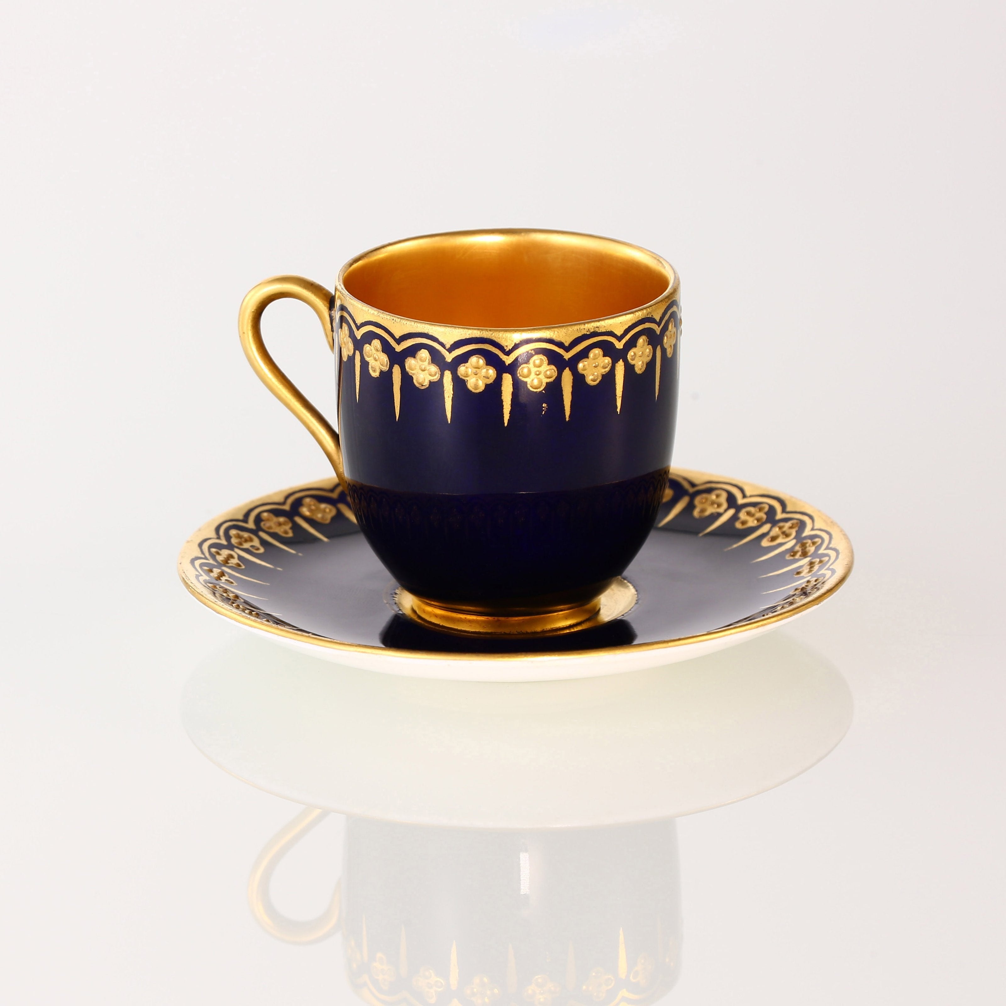 19th-century British gilded porcelain cup