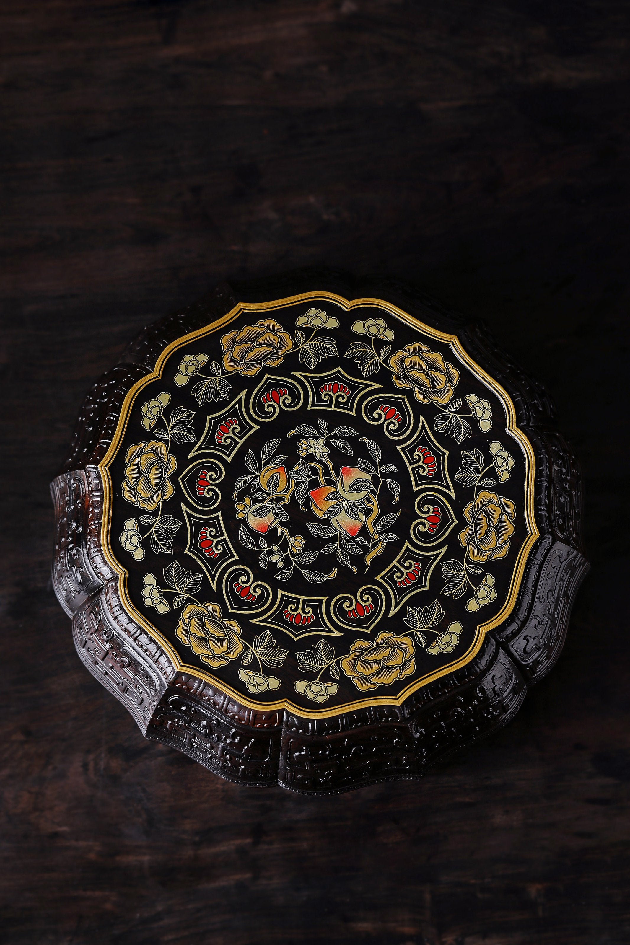 Purple sandalwood twelve-cornered fruit box symbolizing wealth and longevity