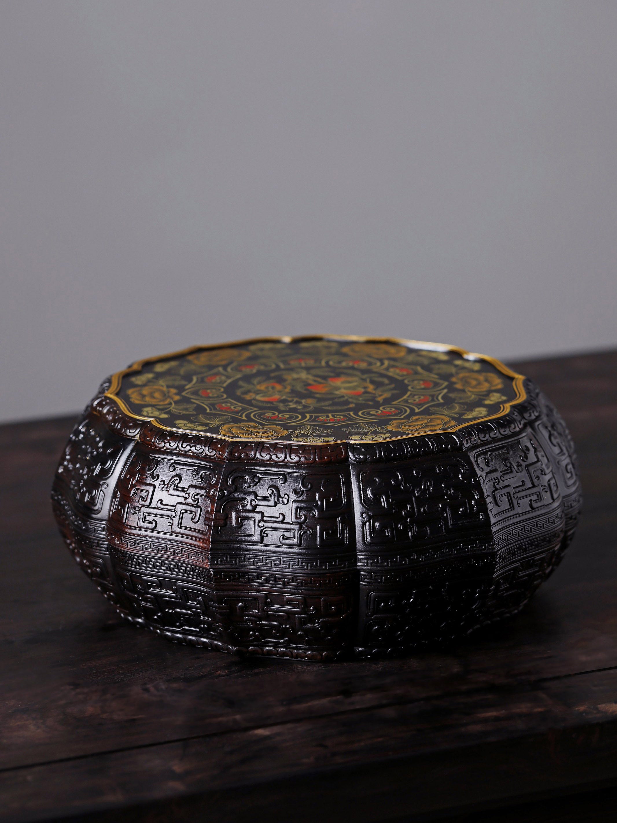 Purple sandalwood twelve-cornered fruit box symbolizing wealth and longevity