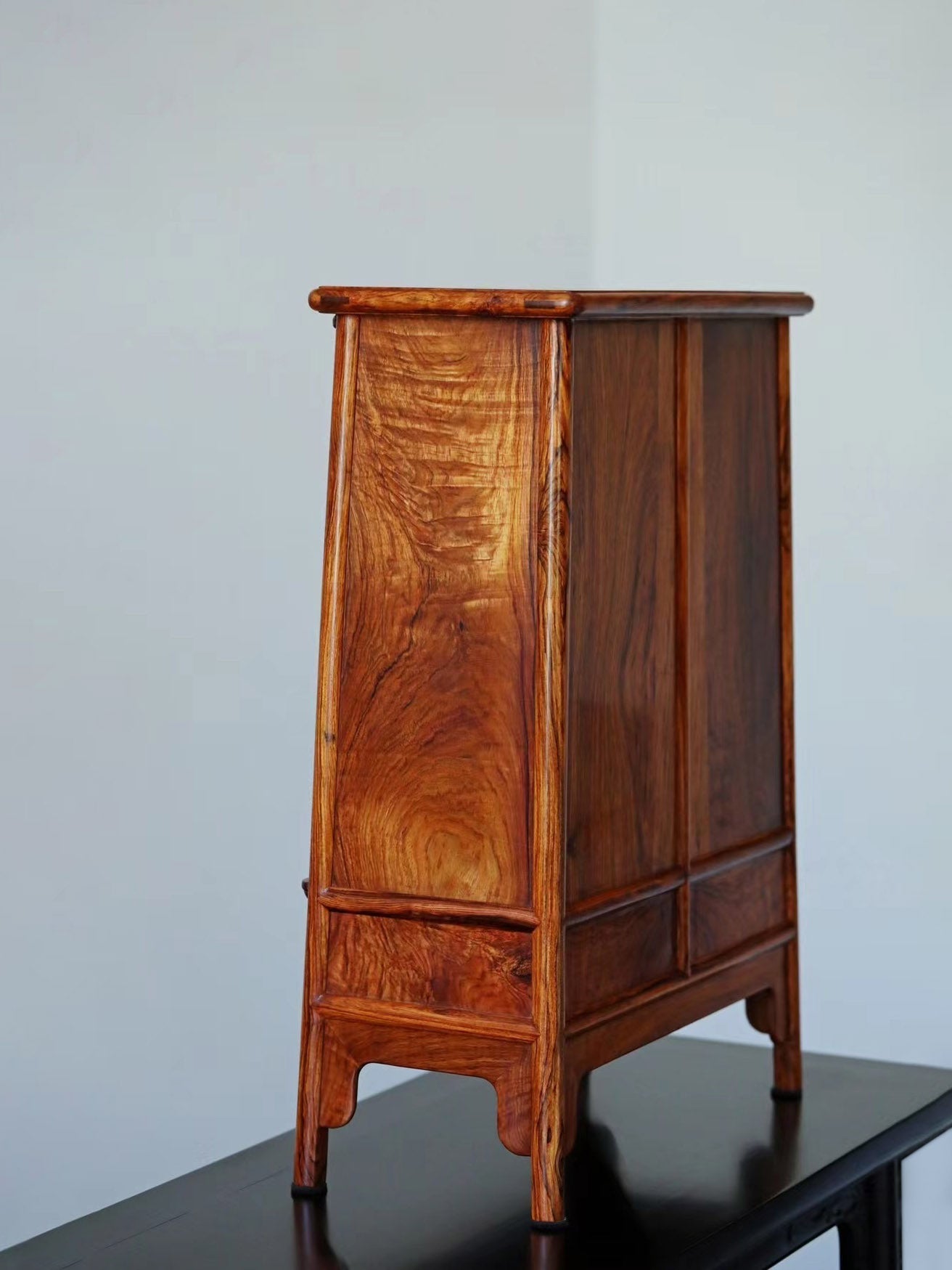 Huanghuali round-cornered tea sideboard