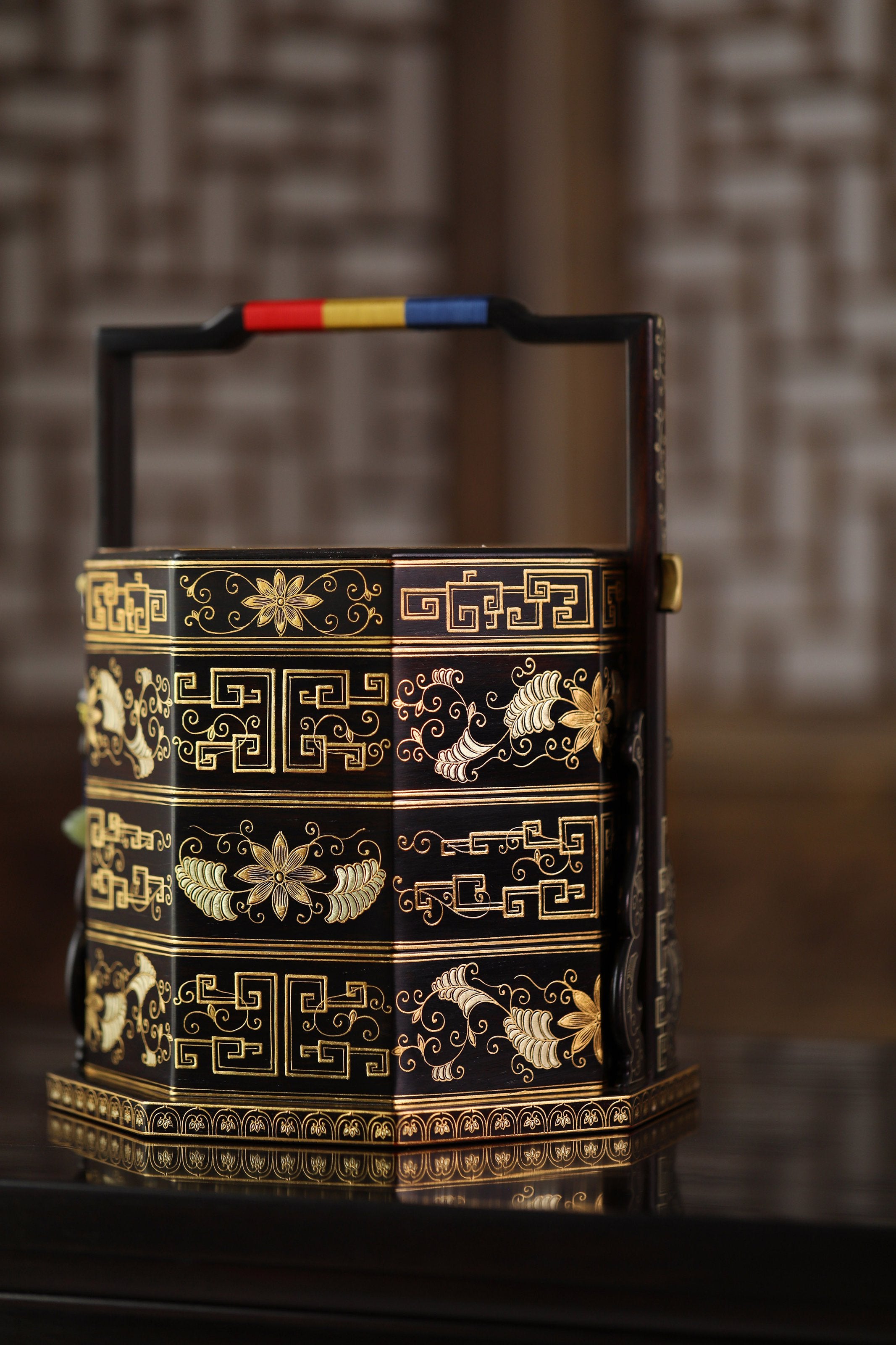 Purple sandalwood passionflower gilded octagonal carrying box