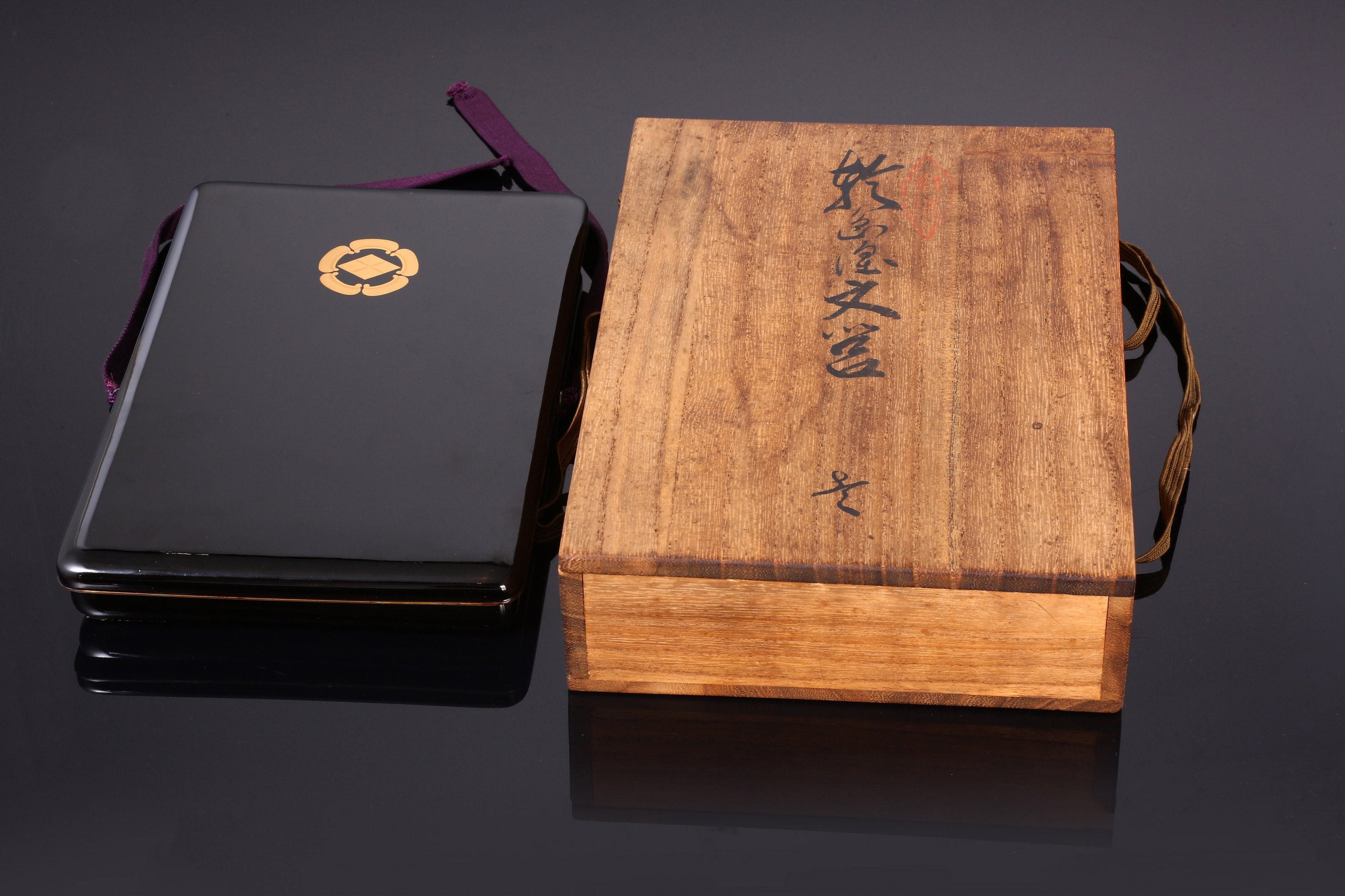 Japanese lacquer stationery box | Small plate with Maki-e (maki-e) design