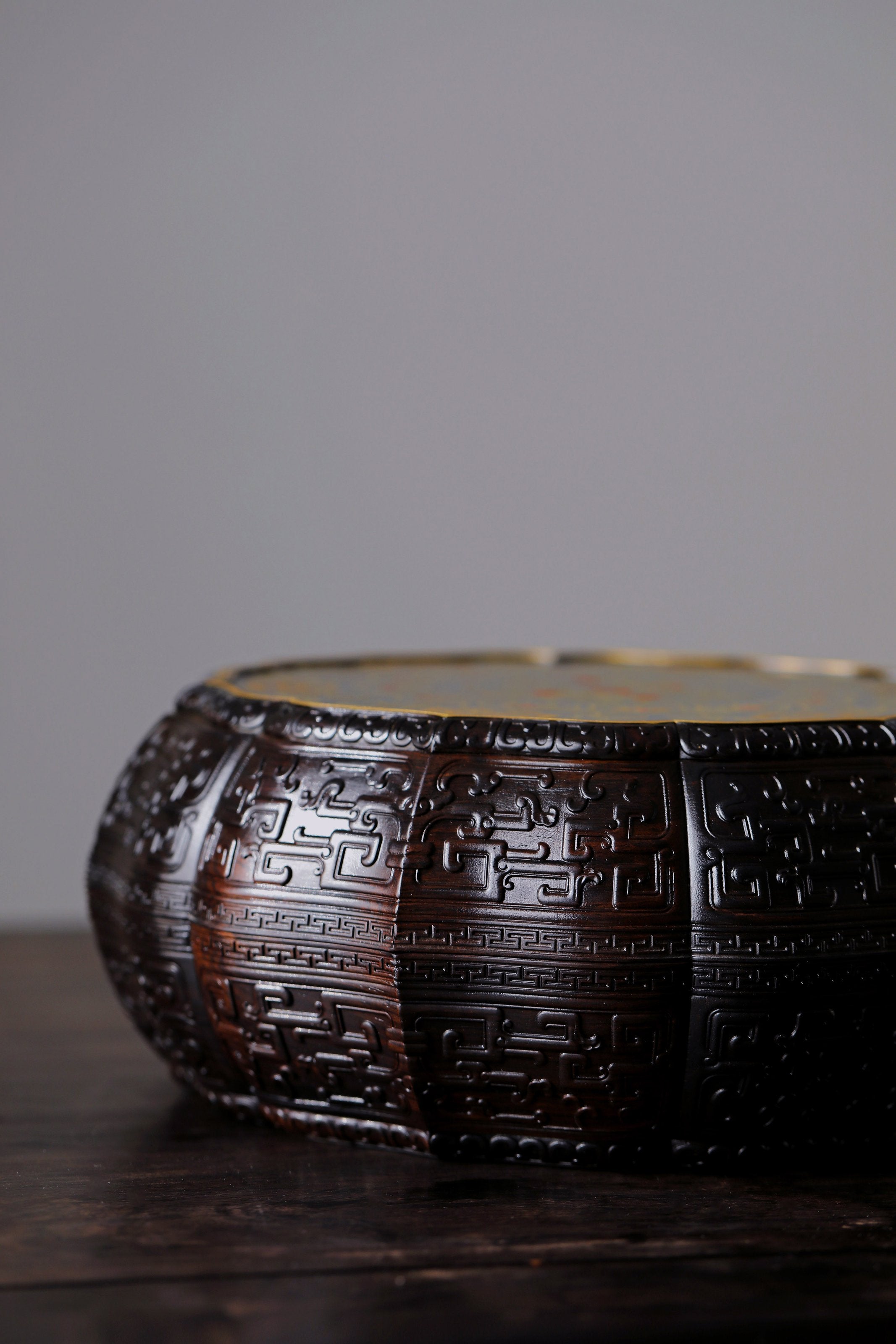Purple sandalwood twelve-cornered fruit box symbolizing wealth and longevity