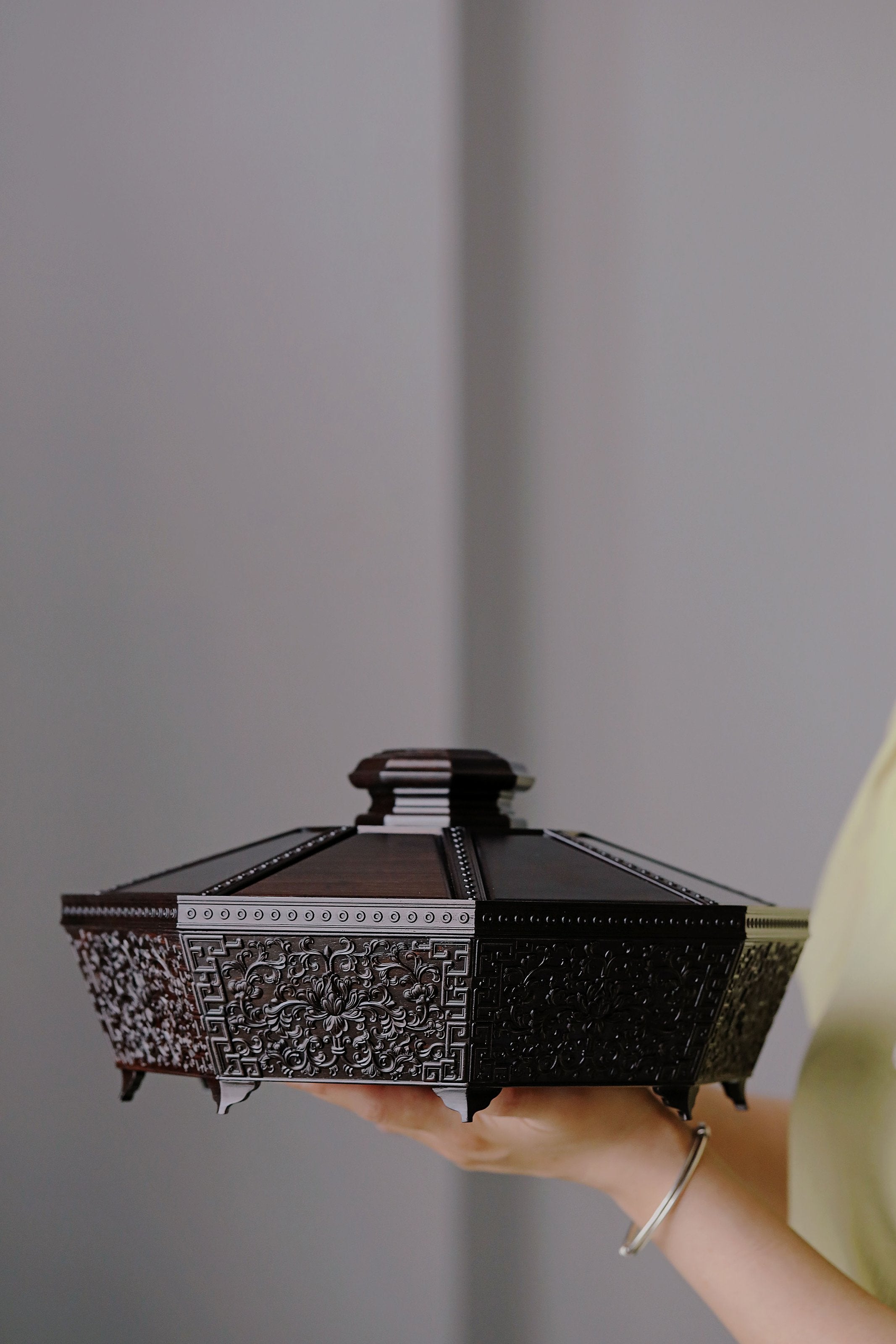 Purple sandalwood plain eight-treasure fruit box