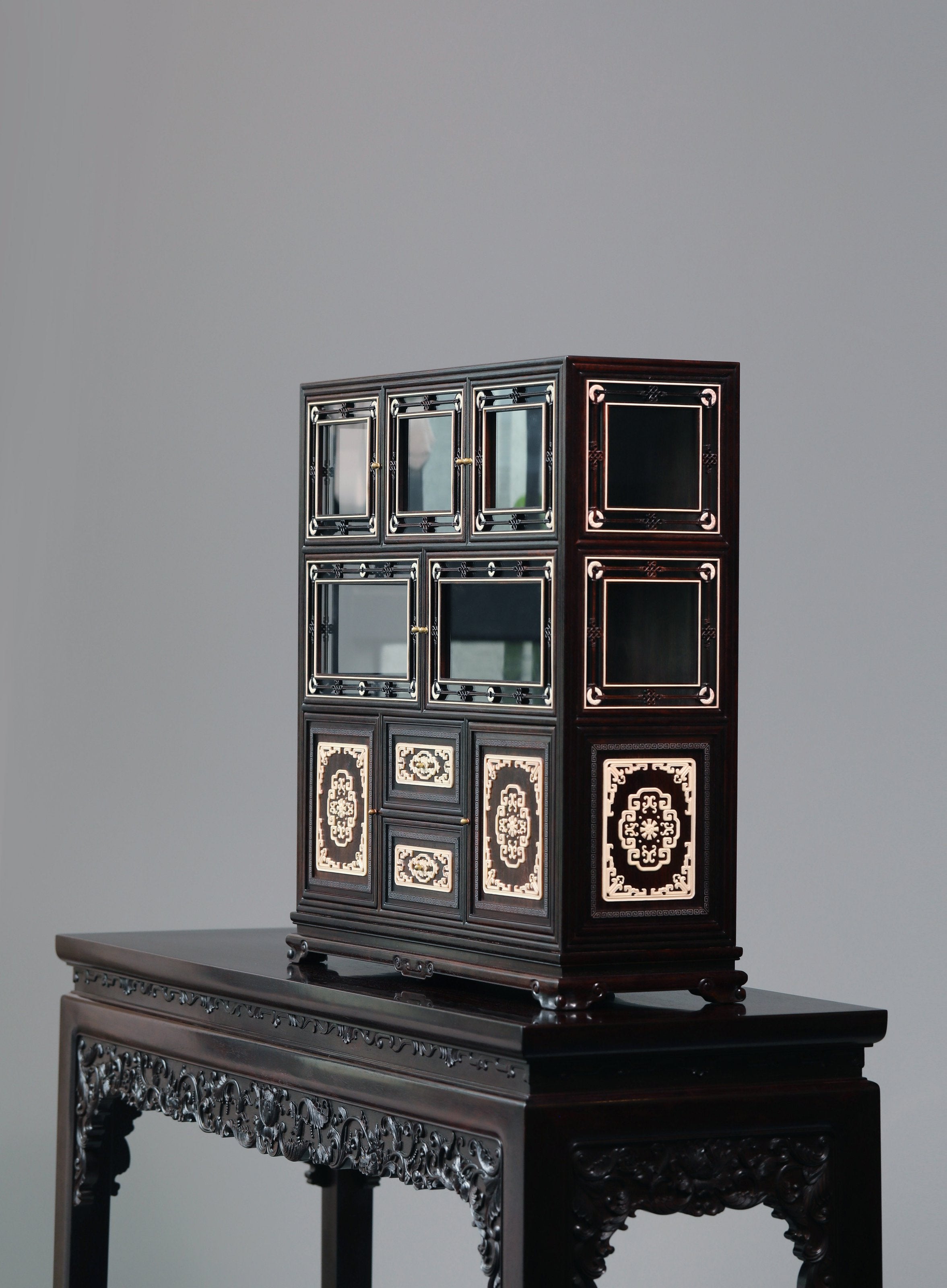 Small-leaf sandalwood table inlaid with mammoth ivory and pure silver cloisonné cloud pattern, display cabinet