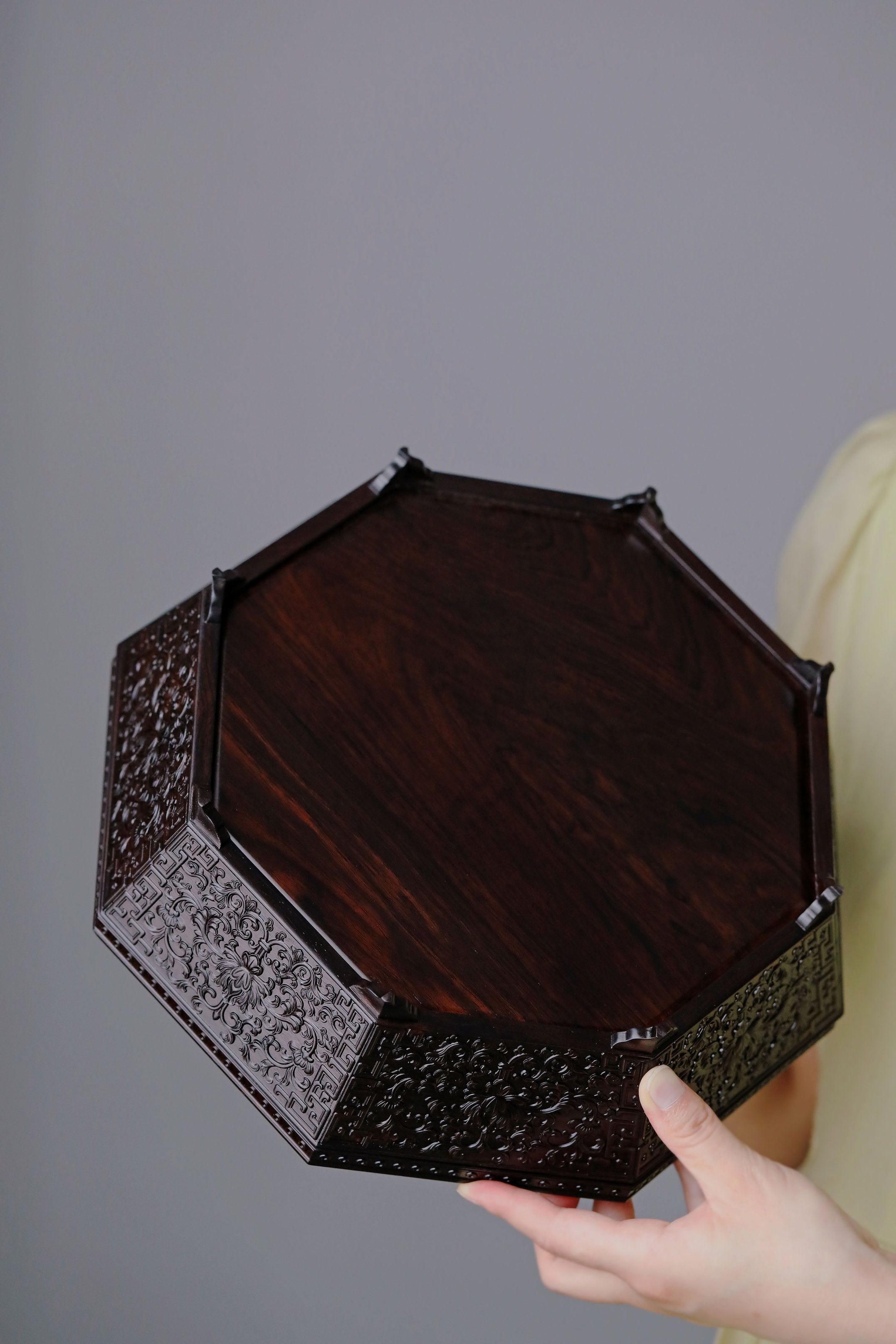 Purple sandalwood plain eight-treasure fruit box