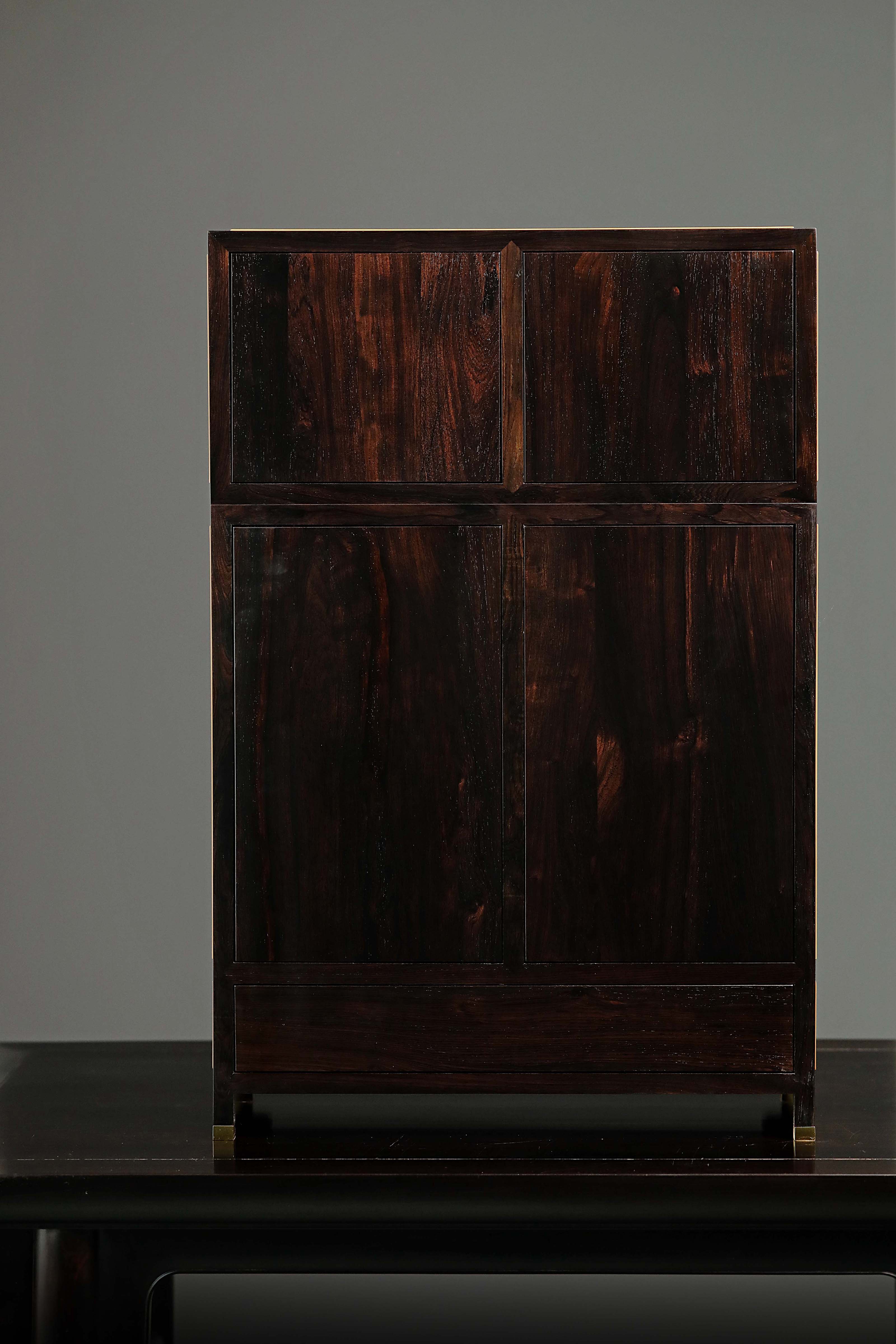 Purple sandalwood table cabinet inlaid with boxwood cloud and dragon patterns