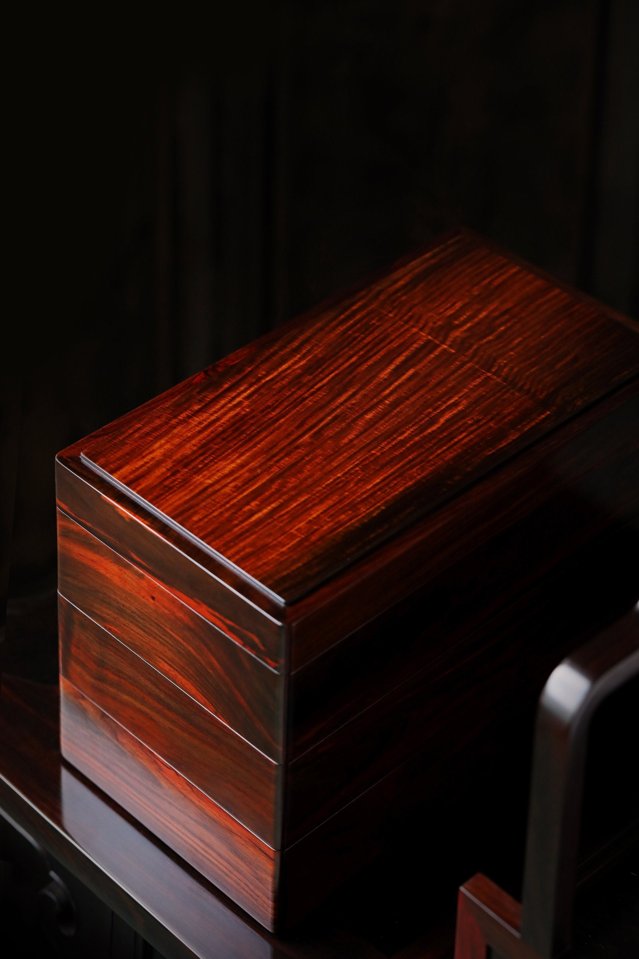 Plain three-layered box made of rosewood