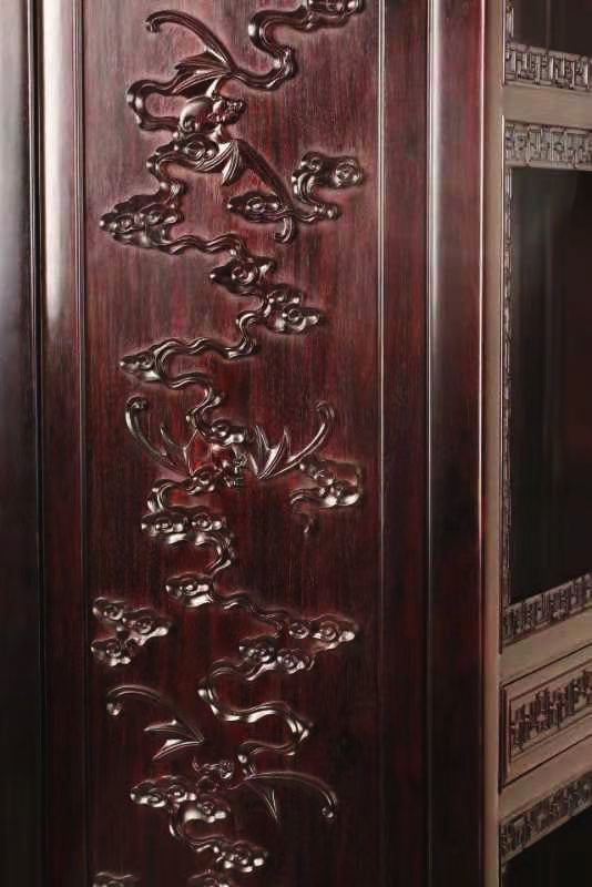 Bookcase with dragon/passionflower pattern and rim