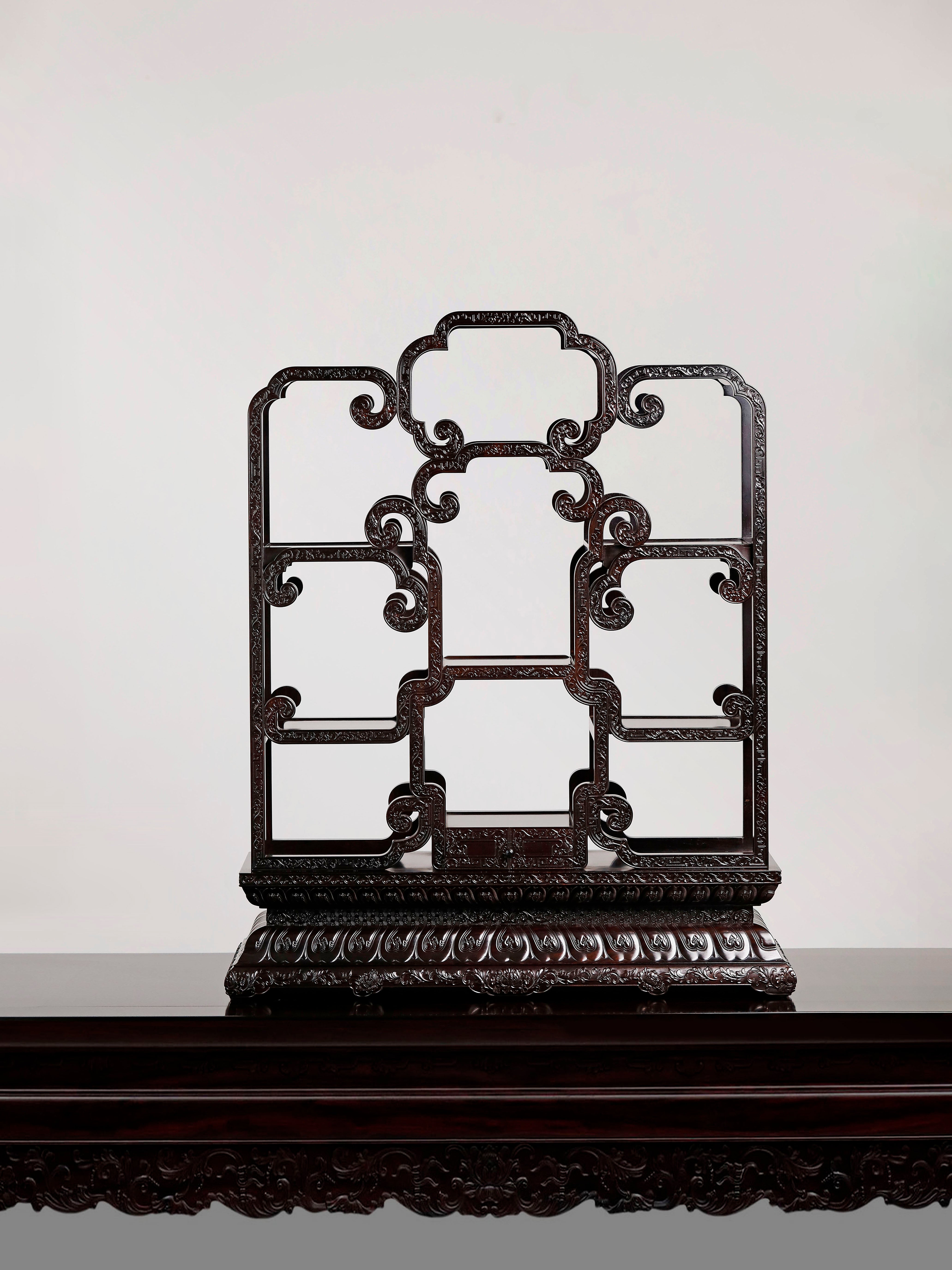 Passionflower Pattern Table with Curtain Relief