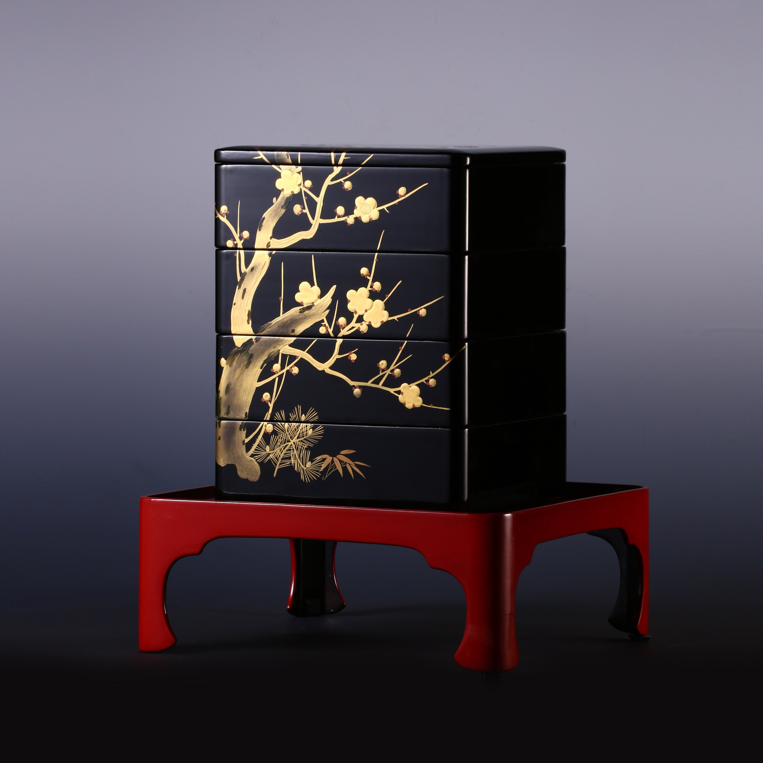 Japanese "Braving Snow and Frost" Lacquerware Box