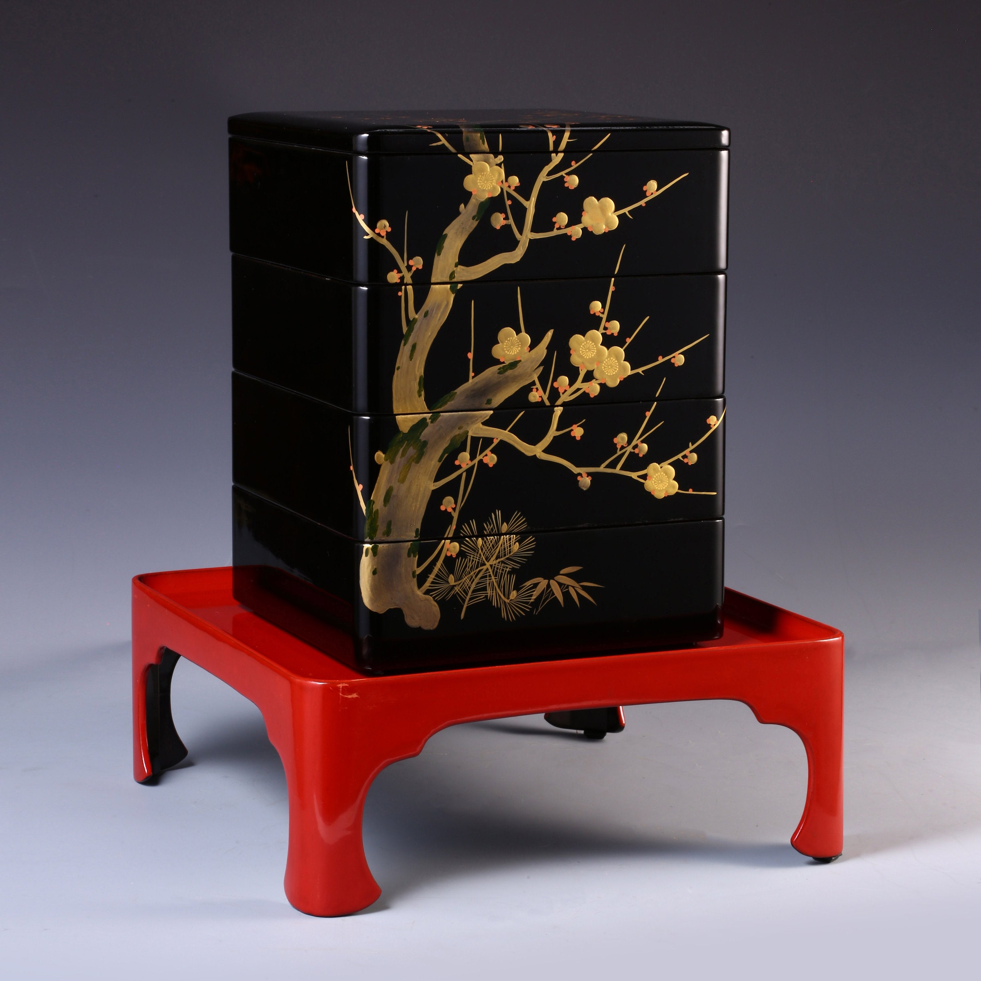 Japanese "Braving Snow and Frost" Lacquerware Box