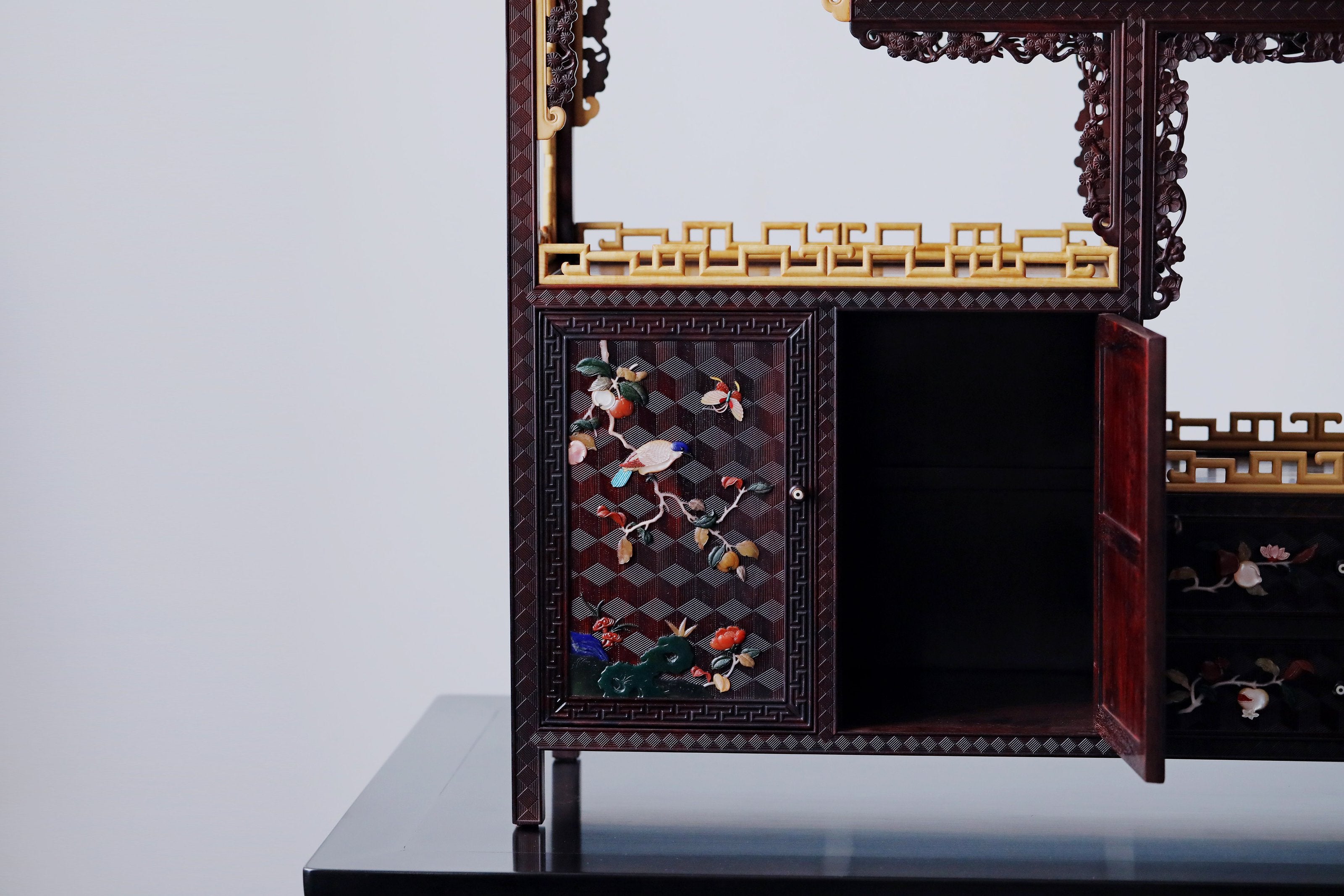 Small-leaf sandalwood inlaid table with antique display shelf