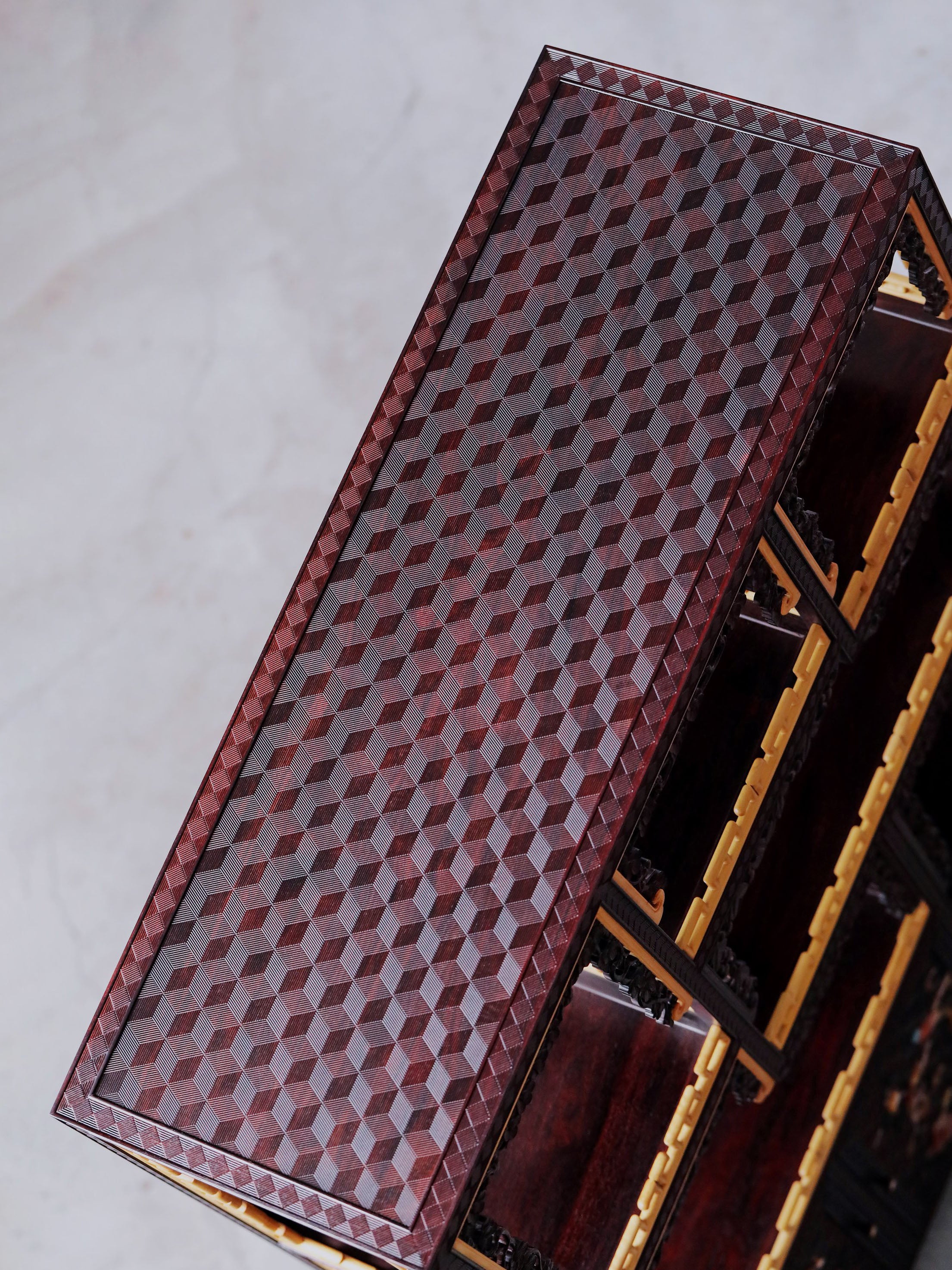 Small-leaf sandalwood inlaid table with antique display shelf