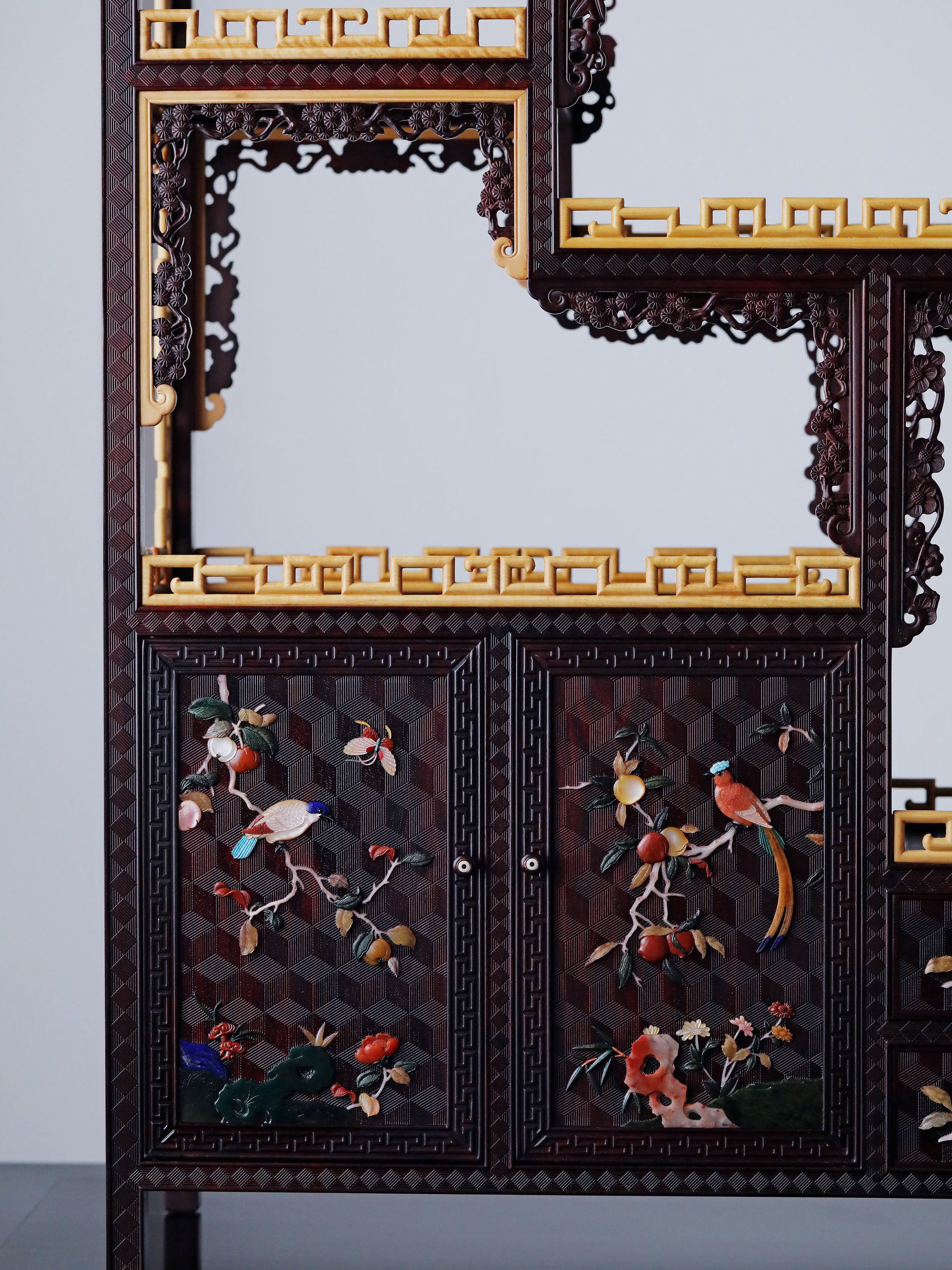 Small-leaf sandalwood inlaid table with antique display shelf