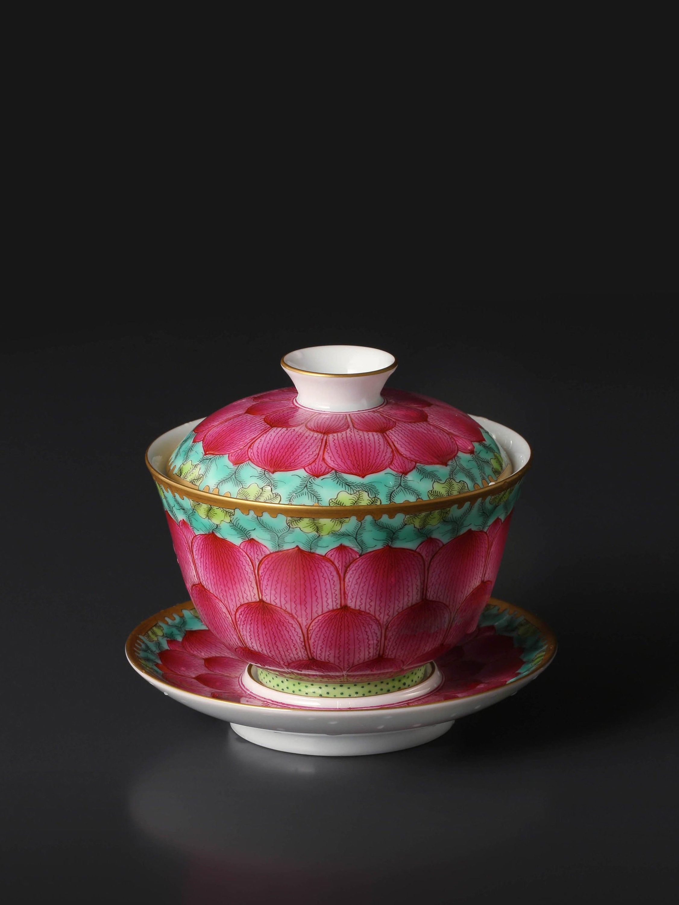 Dayazhai Jade Lotus Pattern Famille Rose Covered Bowl and Tea Cup