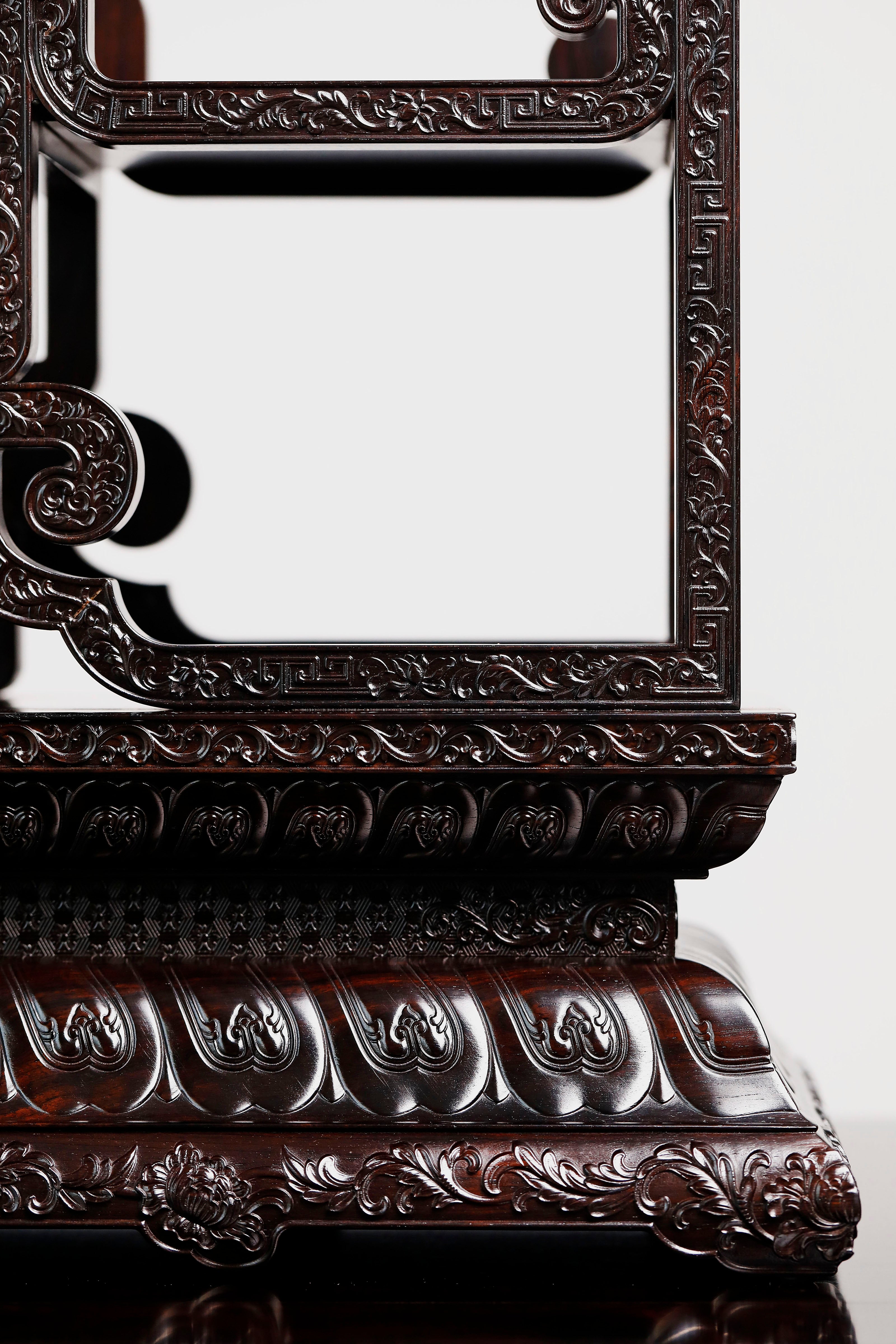 Passionflower Pattern Table with Curtain Relief