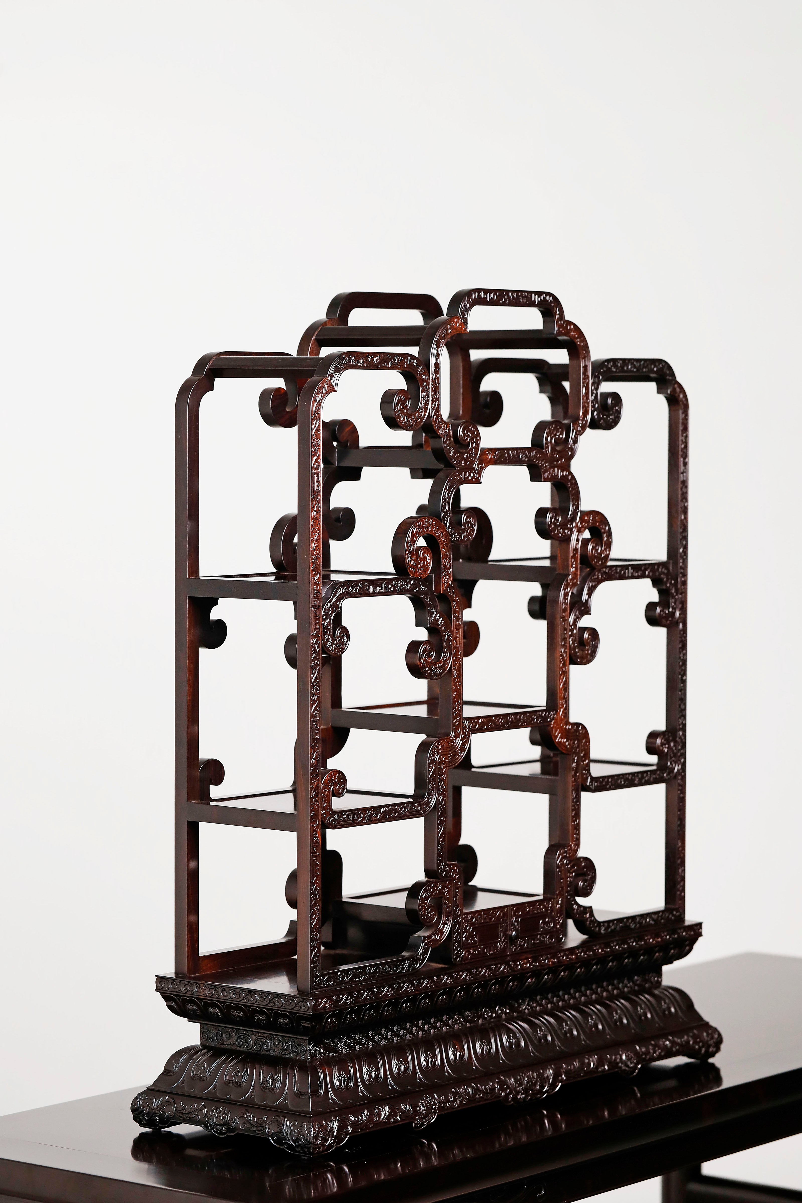 Passionflower Pattern Table with Curtain Relief