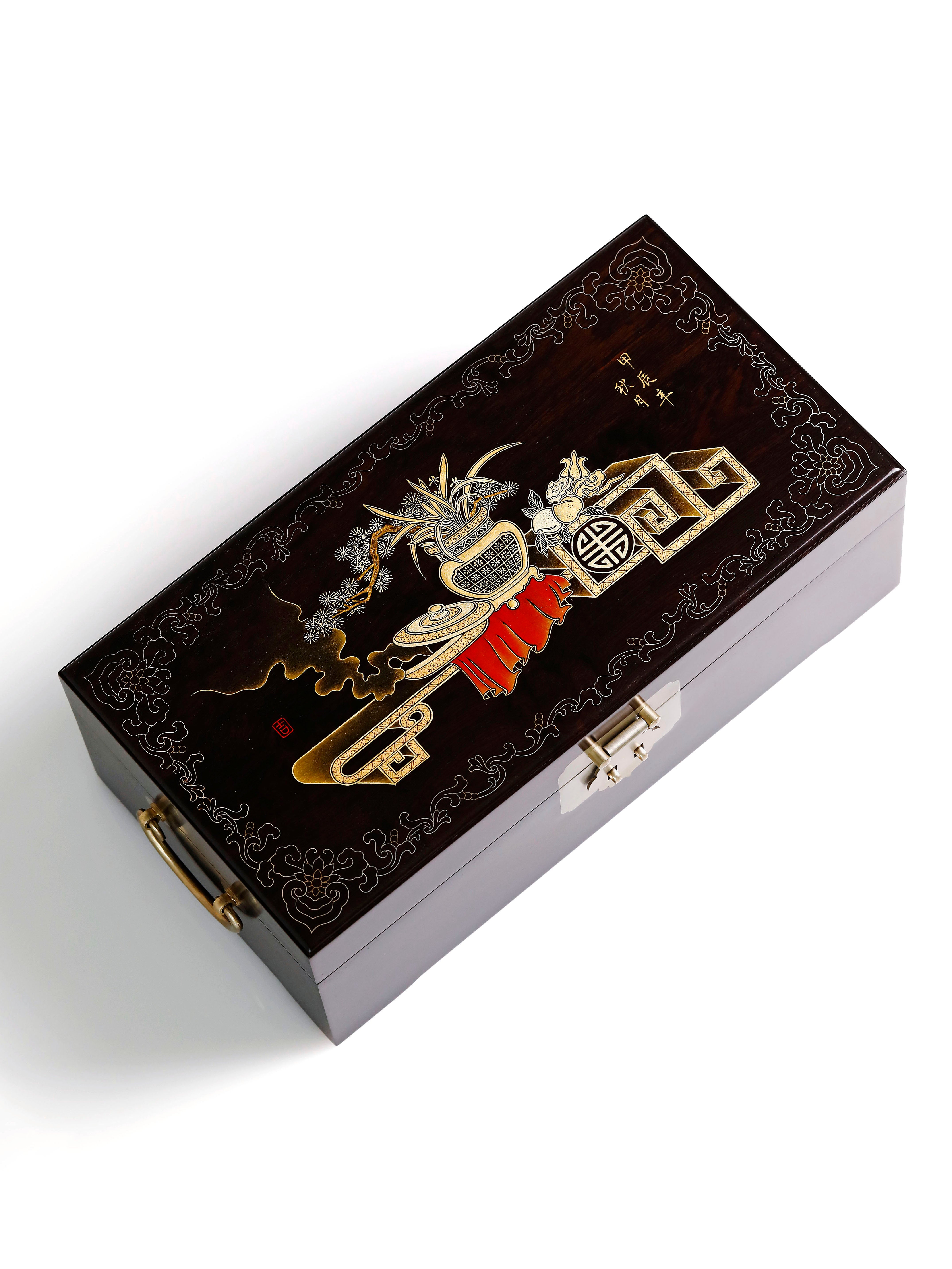 Purple sandalwood box with mandarin ducks playing in water / antique motif and gold trim