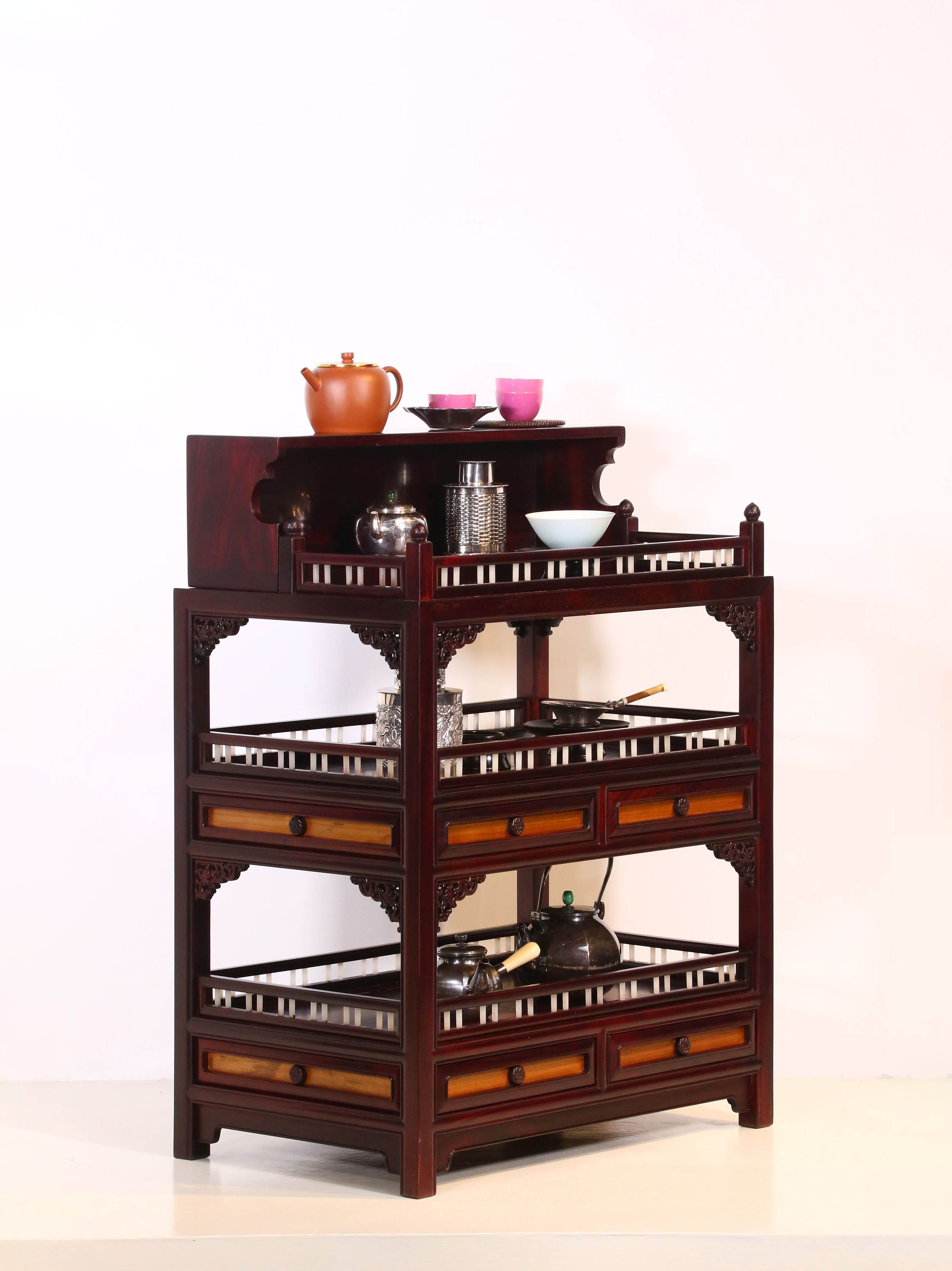 Qianlong Tea Stand