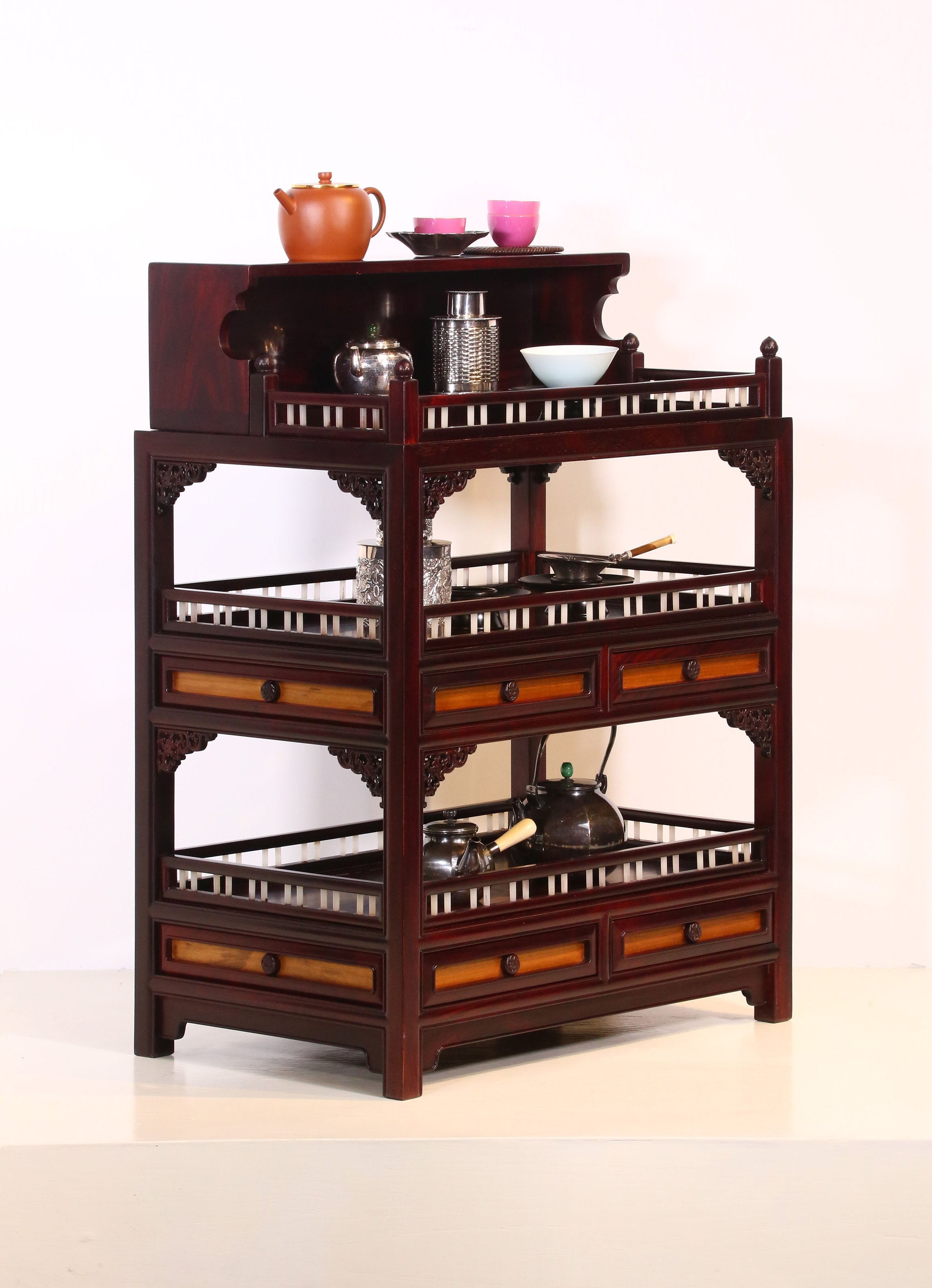 Qianlong Tea Stand