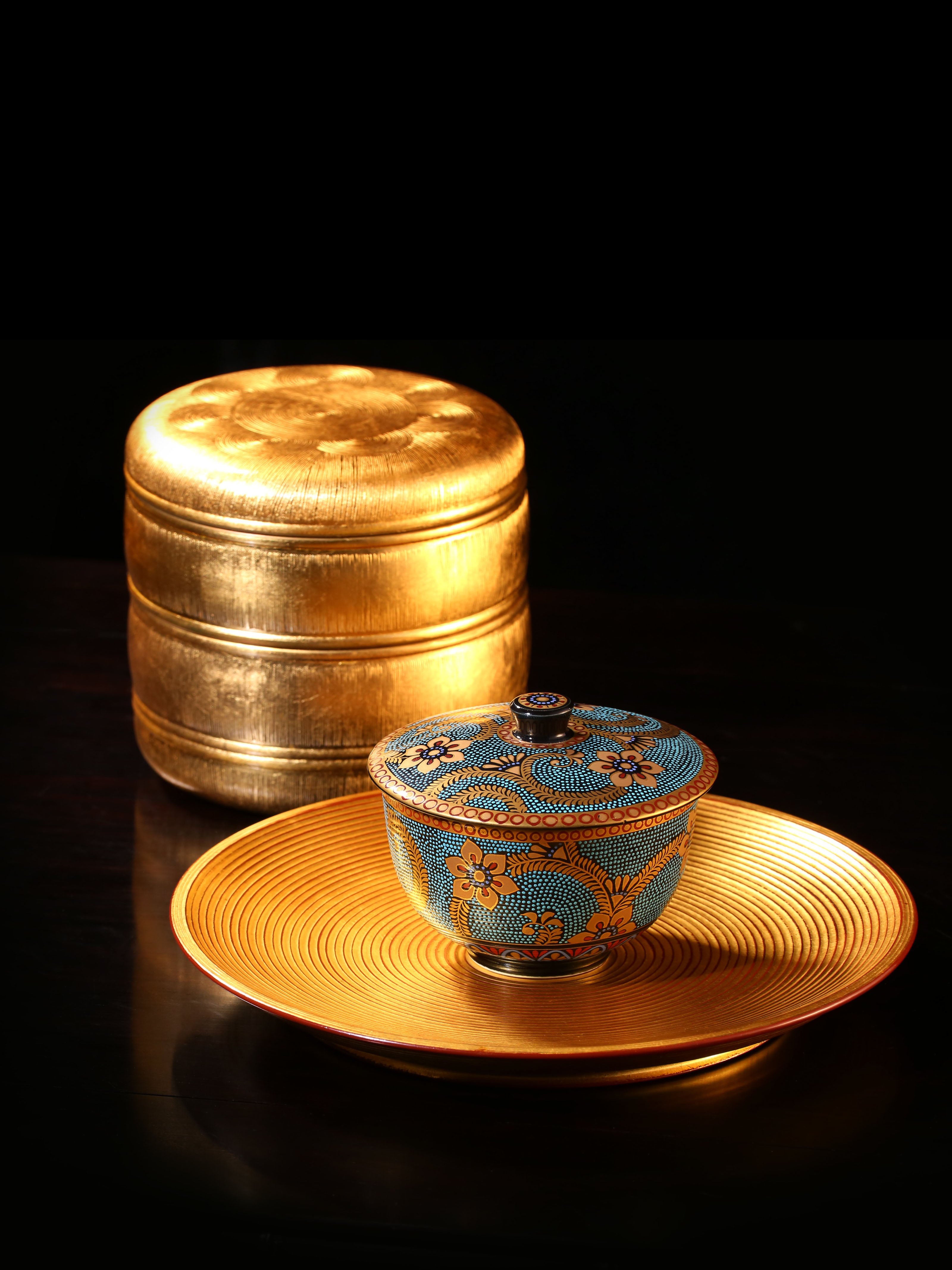 Japanese Heian Shohiko vermilion and gold lacquer tea caddy and tea tray