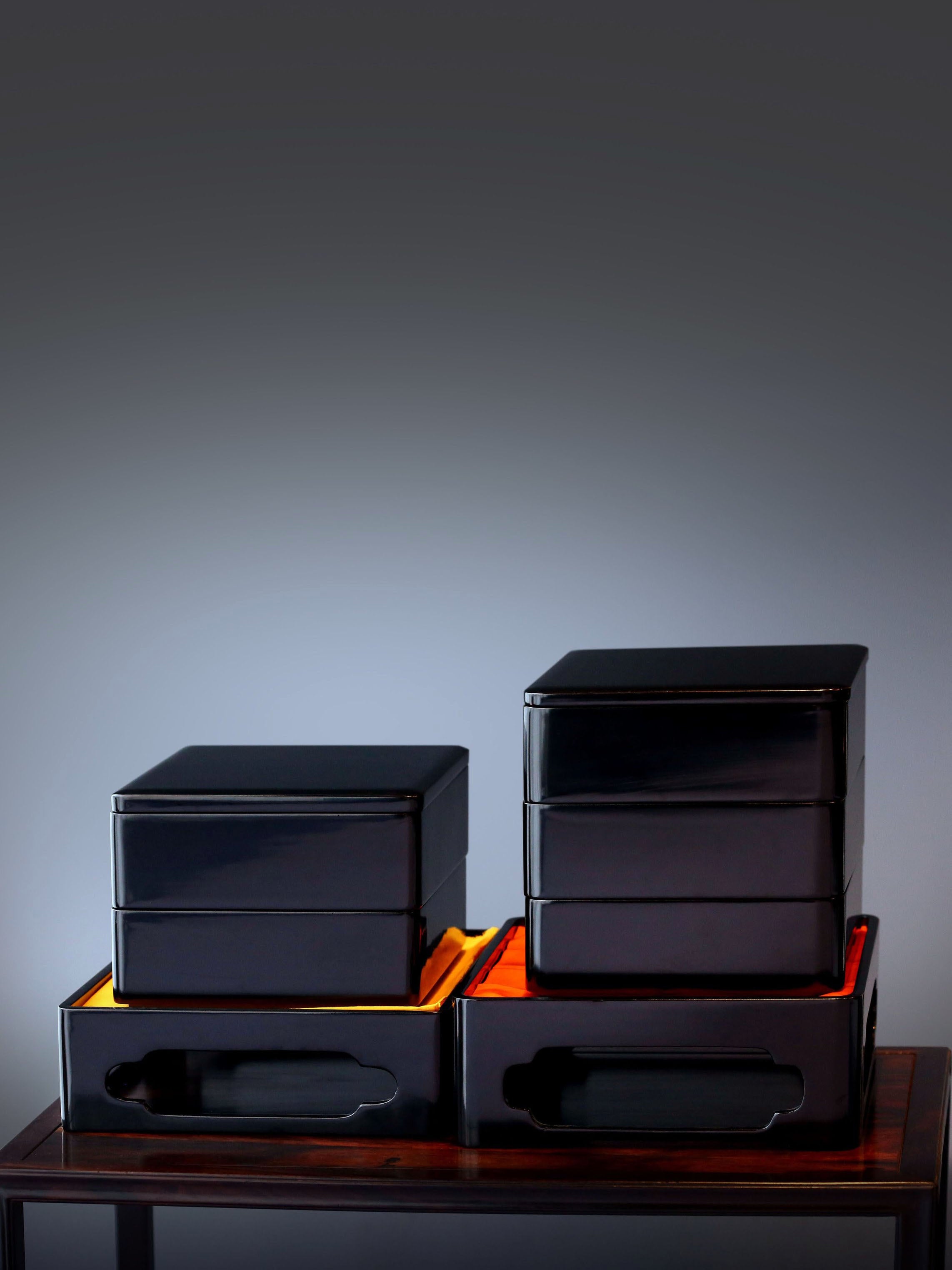 Lacquer tea box with stand