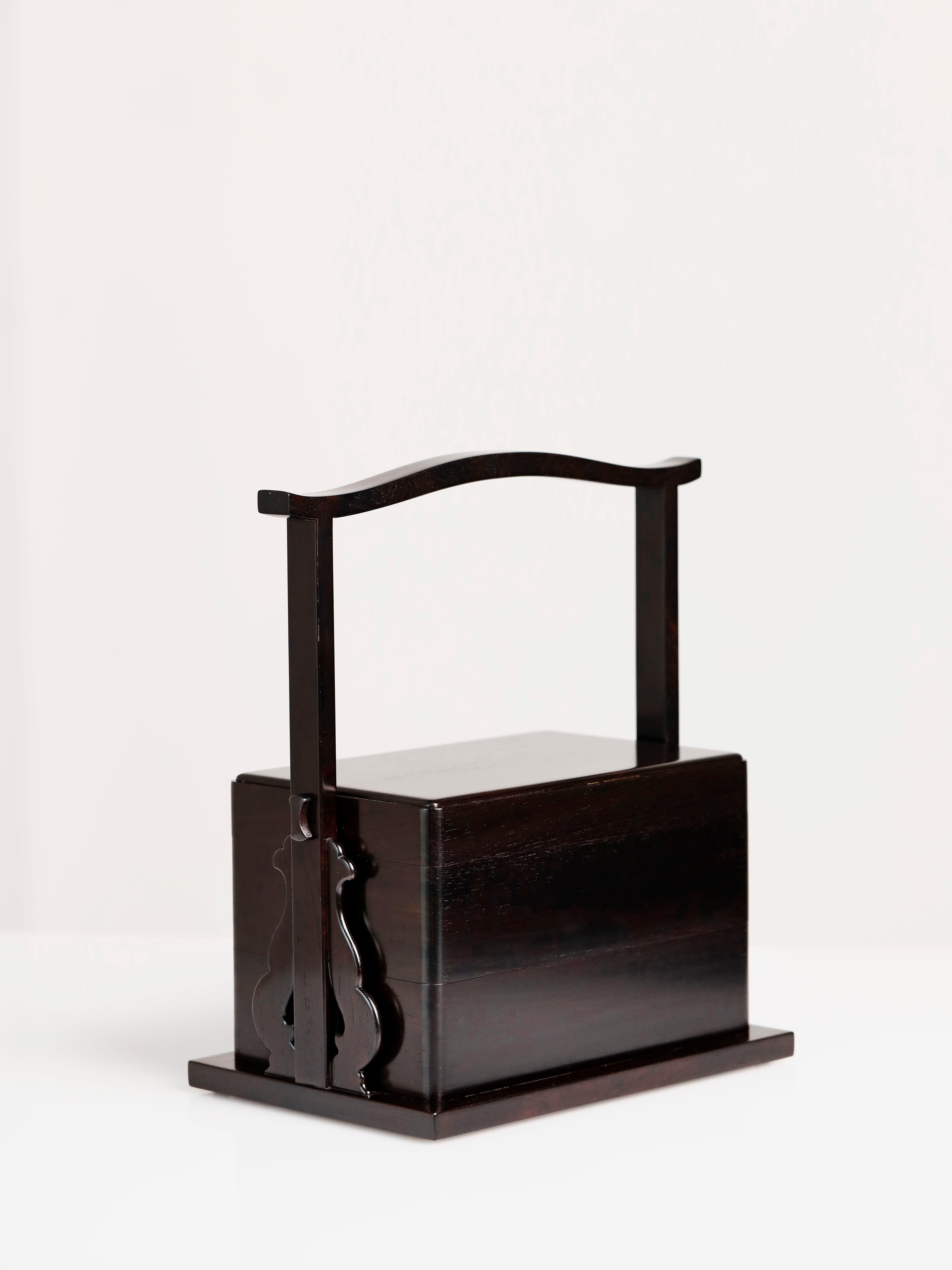 Plain double-layered box