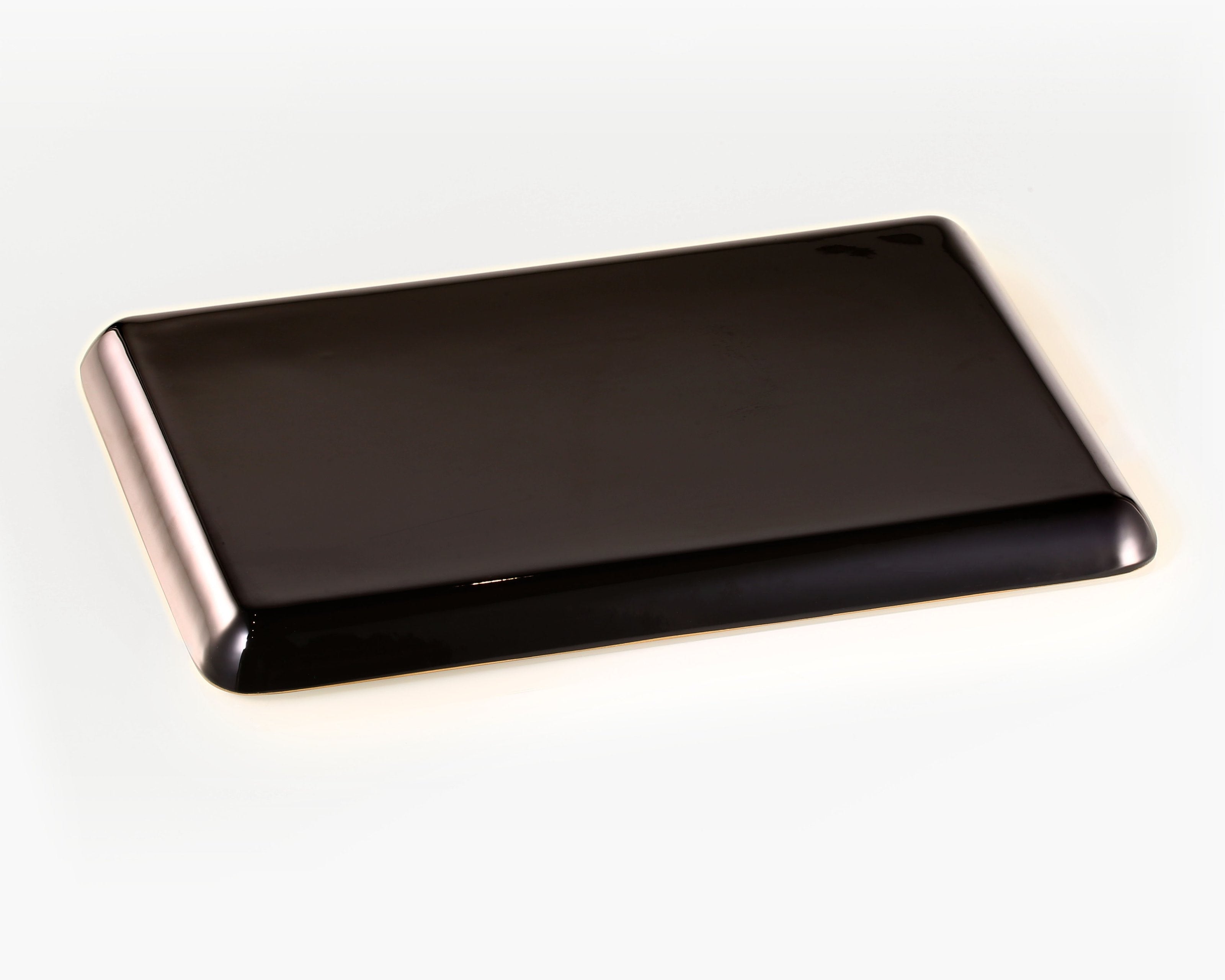 Lacquered and gold-decorated tea tray