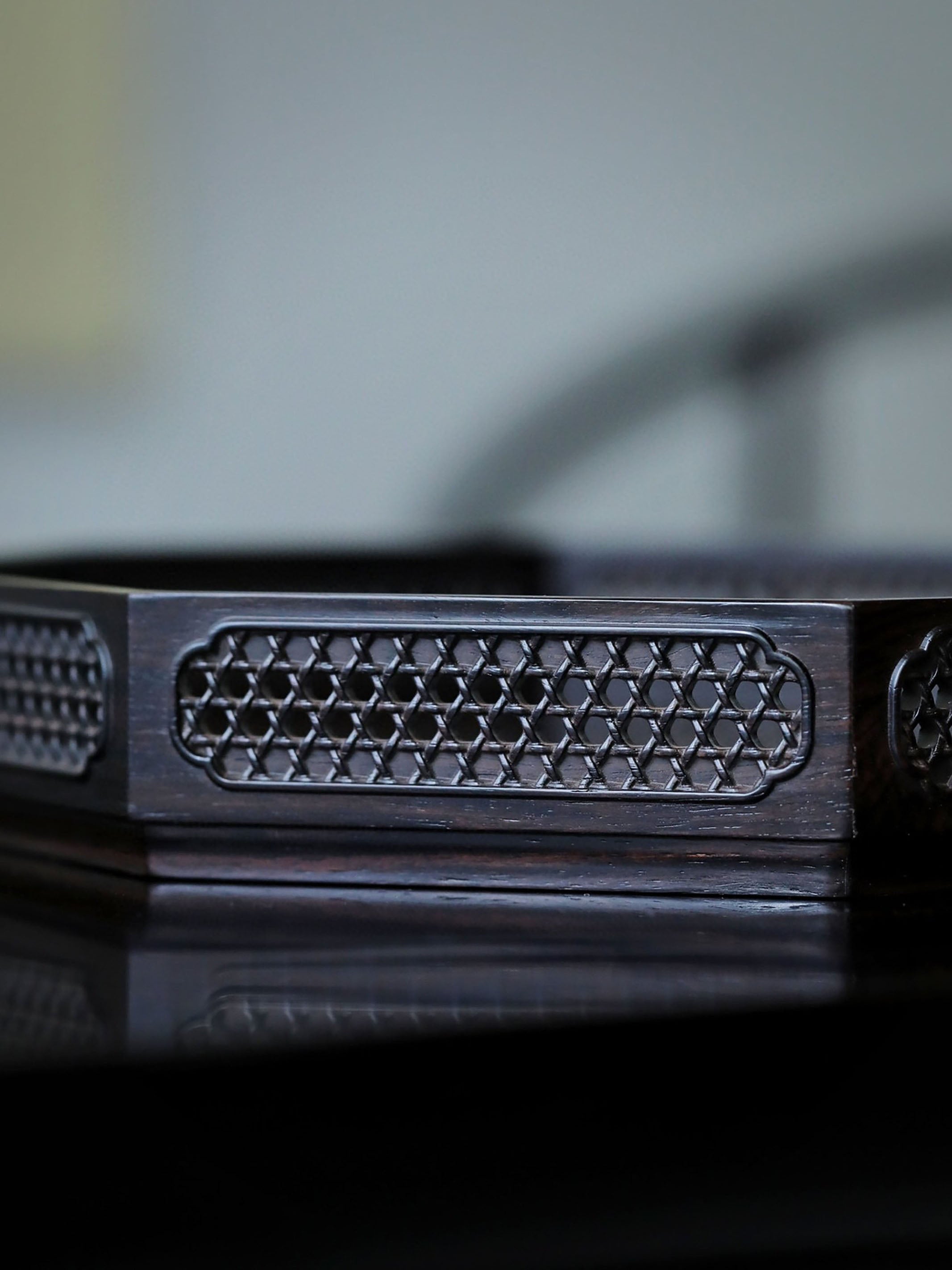 Purple sandalwood woven window lattice pattern octagonal tea tray