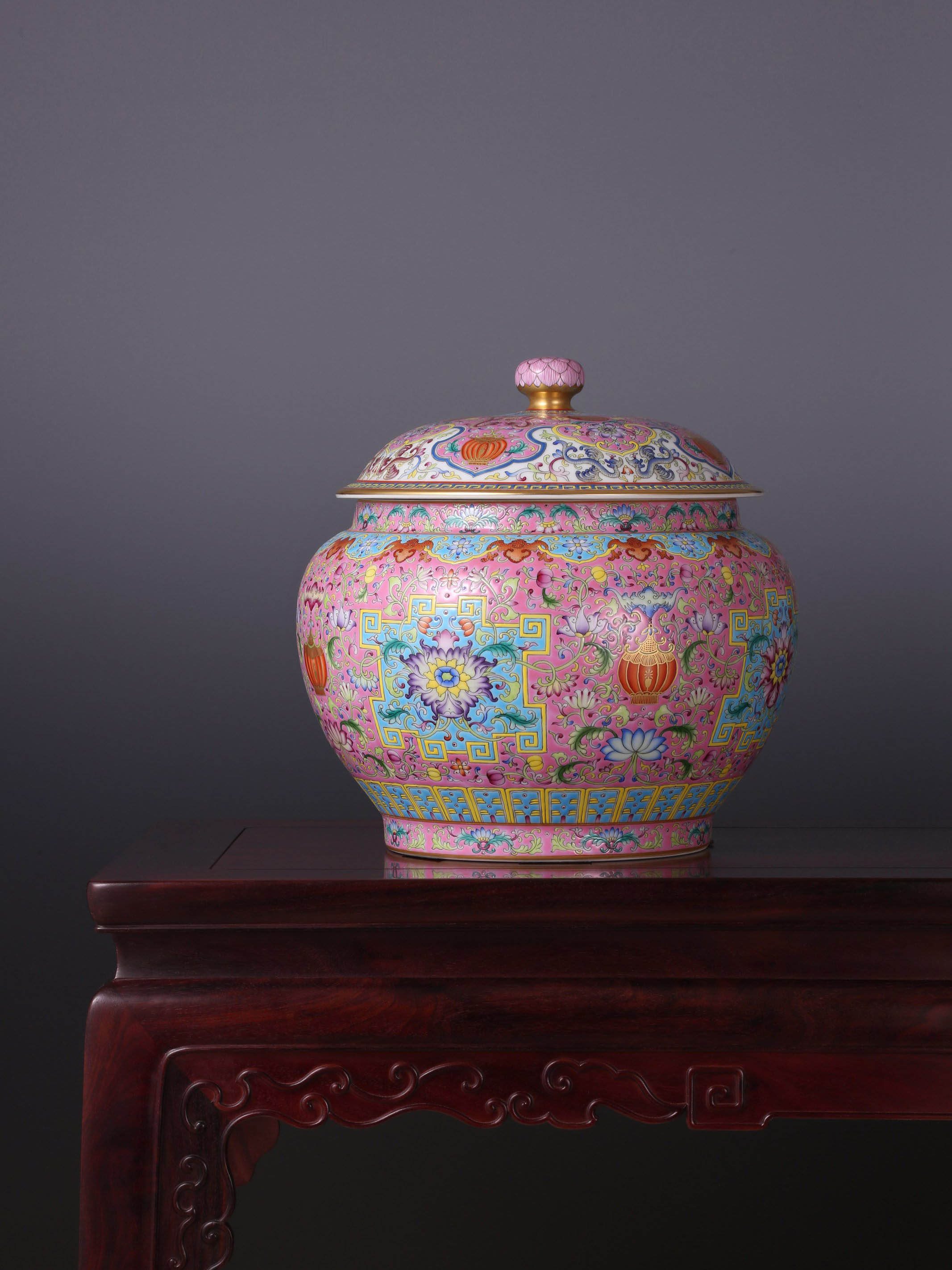 Dayazhai Longevity and Treasure Flower Tea Canister