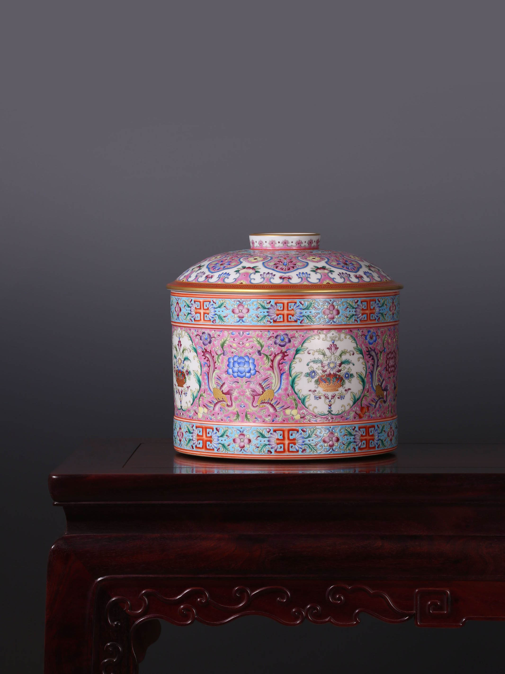 Dayazhai Large Tea Canister with Lotus and Phoenix Pattern