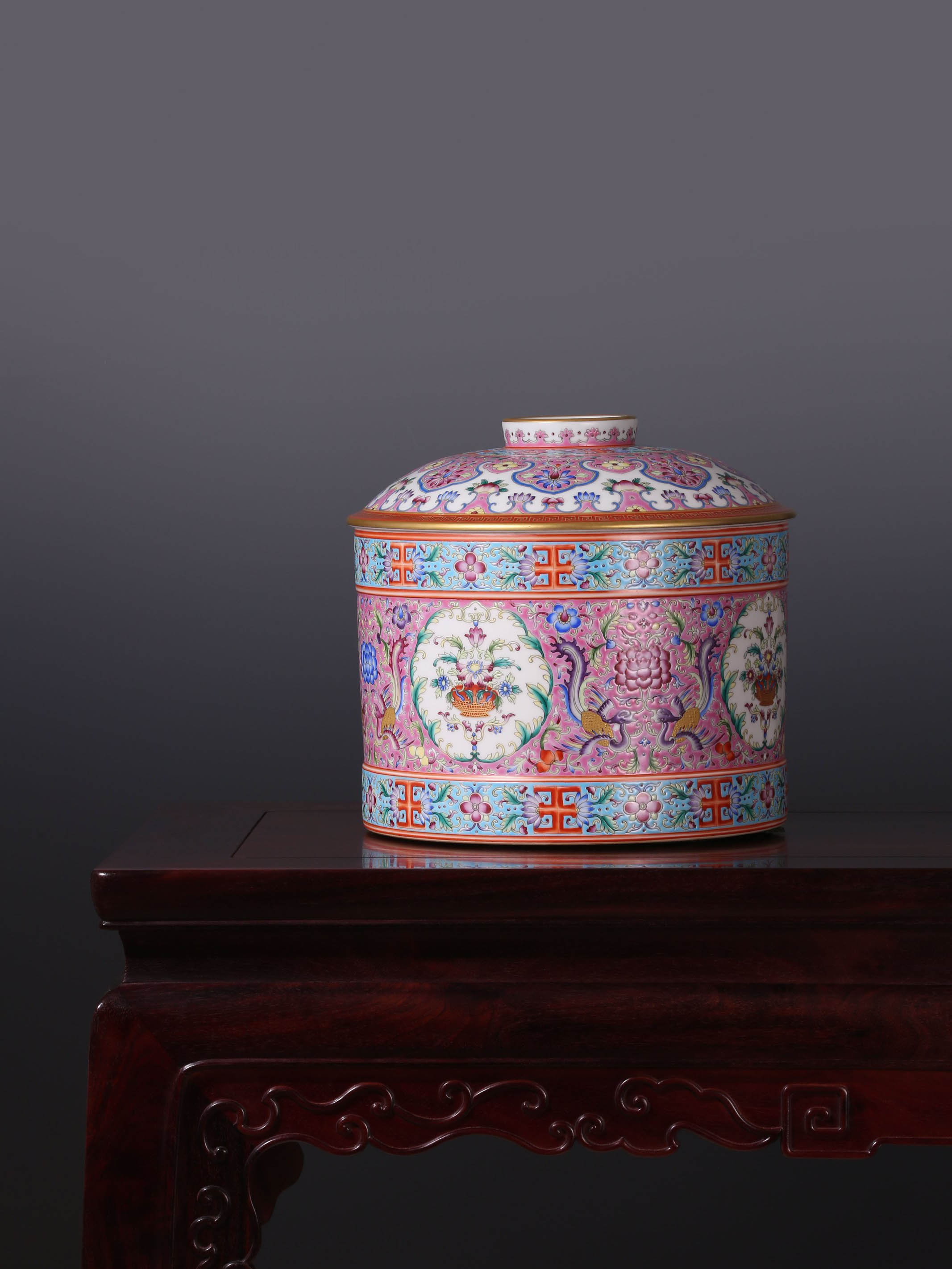 Dayazhai Large Tea Canister with Lotus and Phoenix Pattern