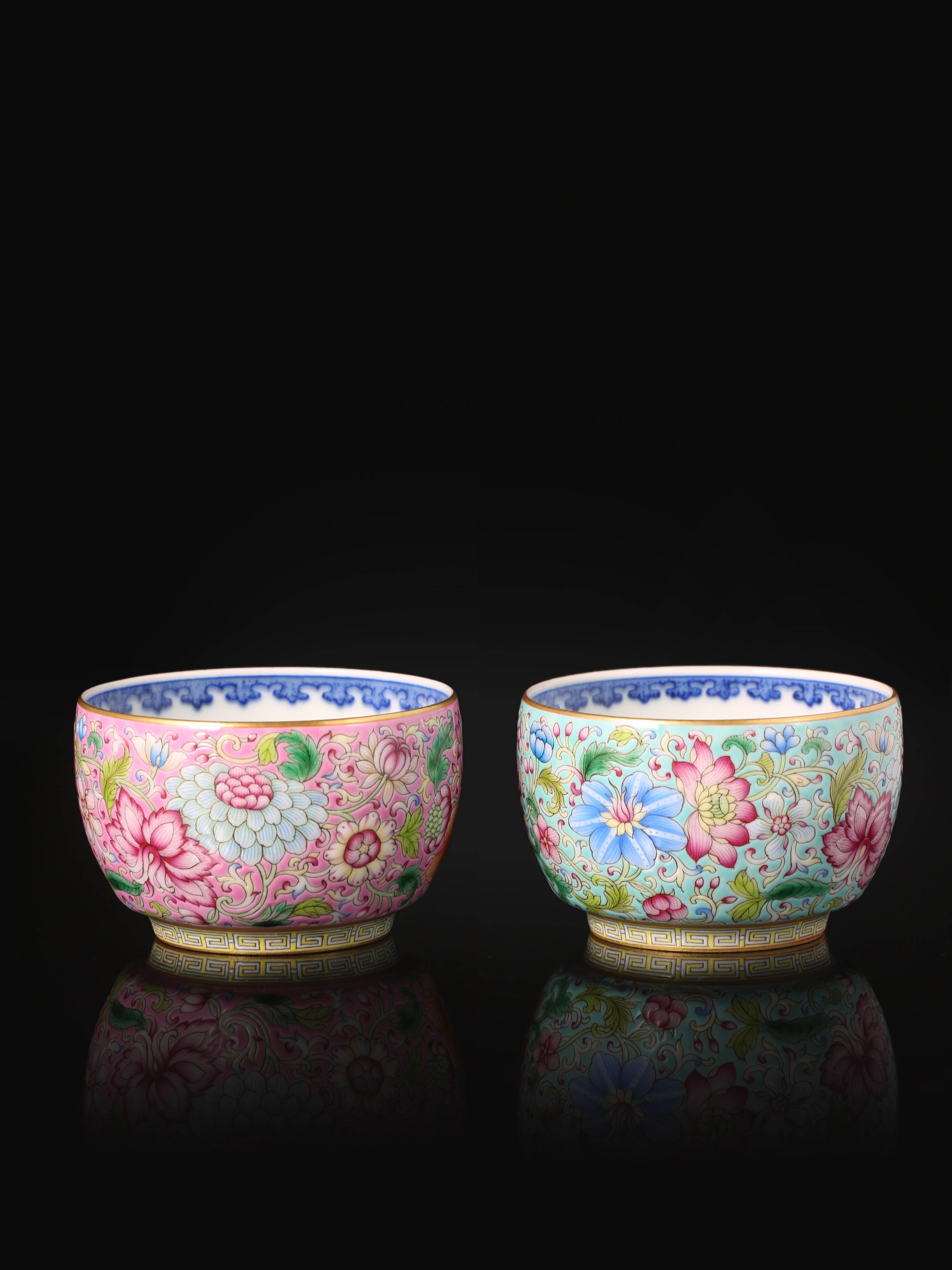 Dayazhai Enamel-Painted Blue and White Floral Pattern Cup