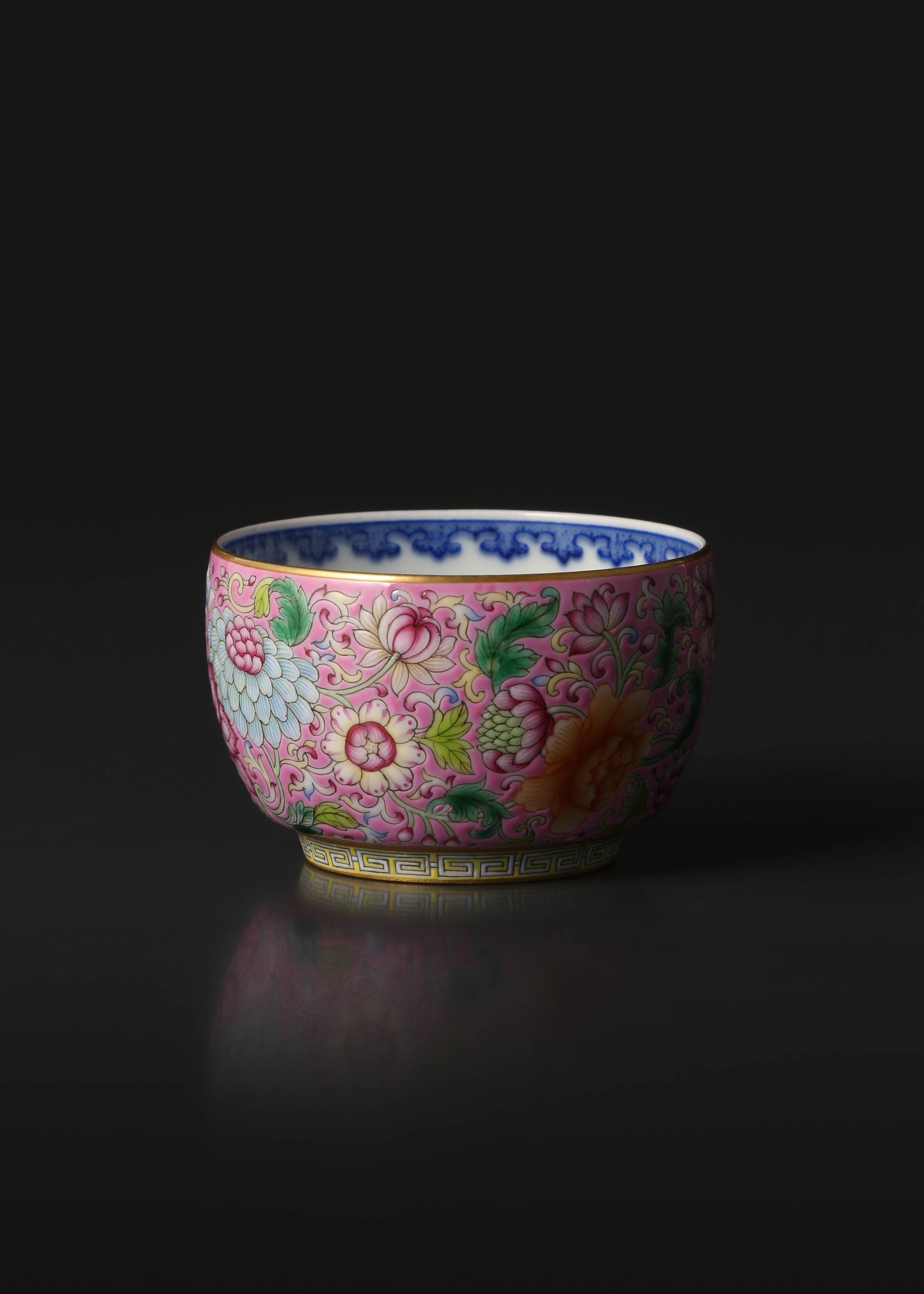 Dayazhai Enamel-Painted Blue and White Floral Pattern Cup