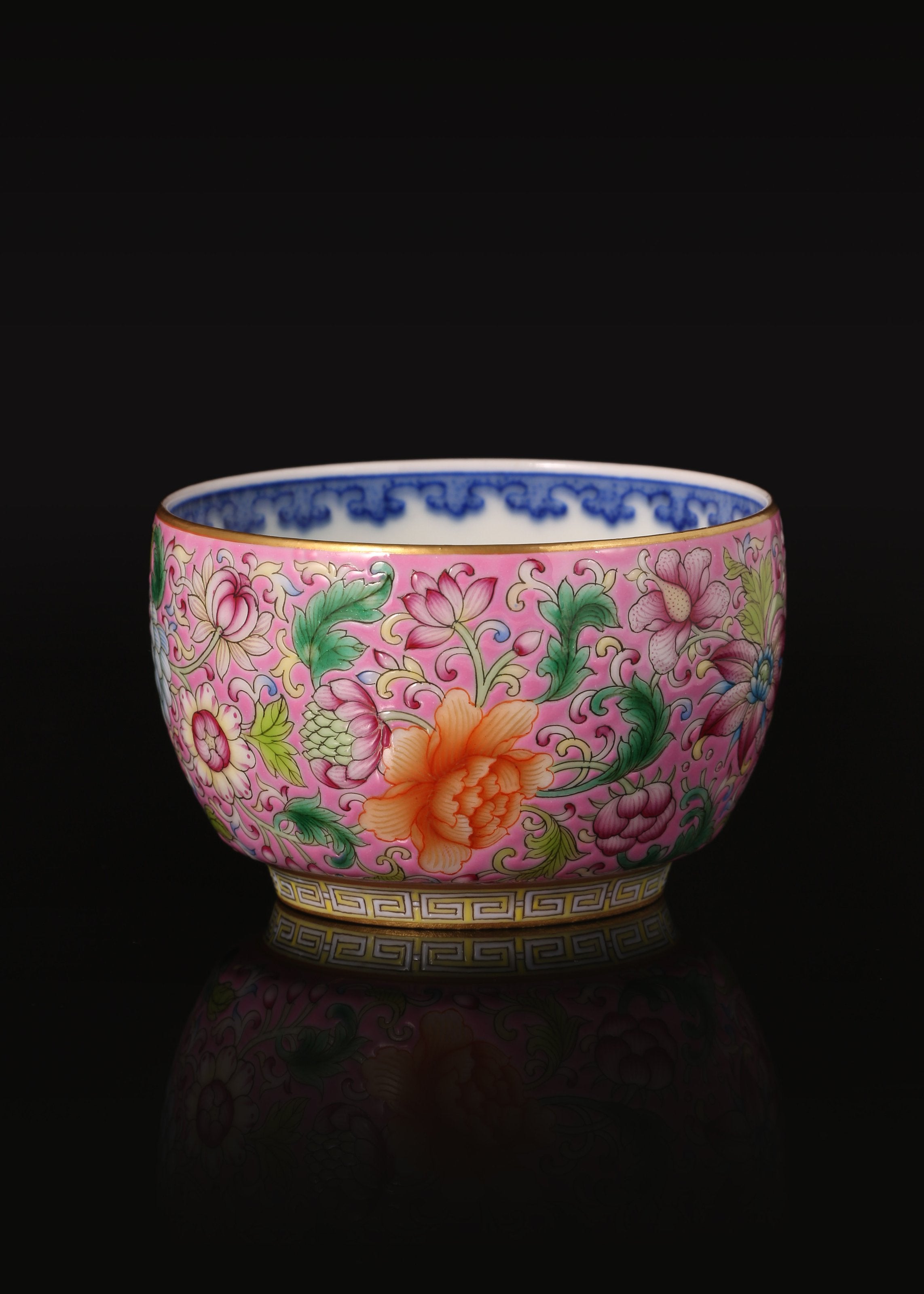 Dayazhai Enamel-Painted Blue and White Floral Pattern Cup