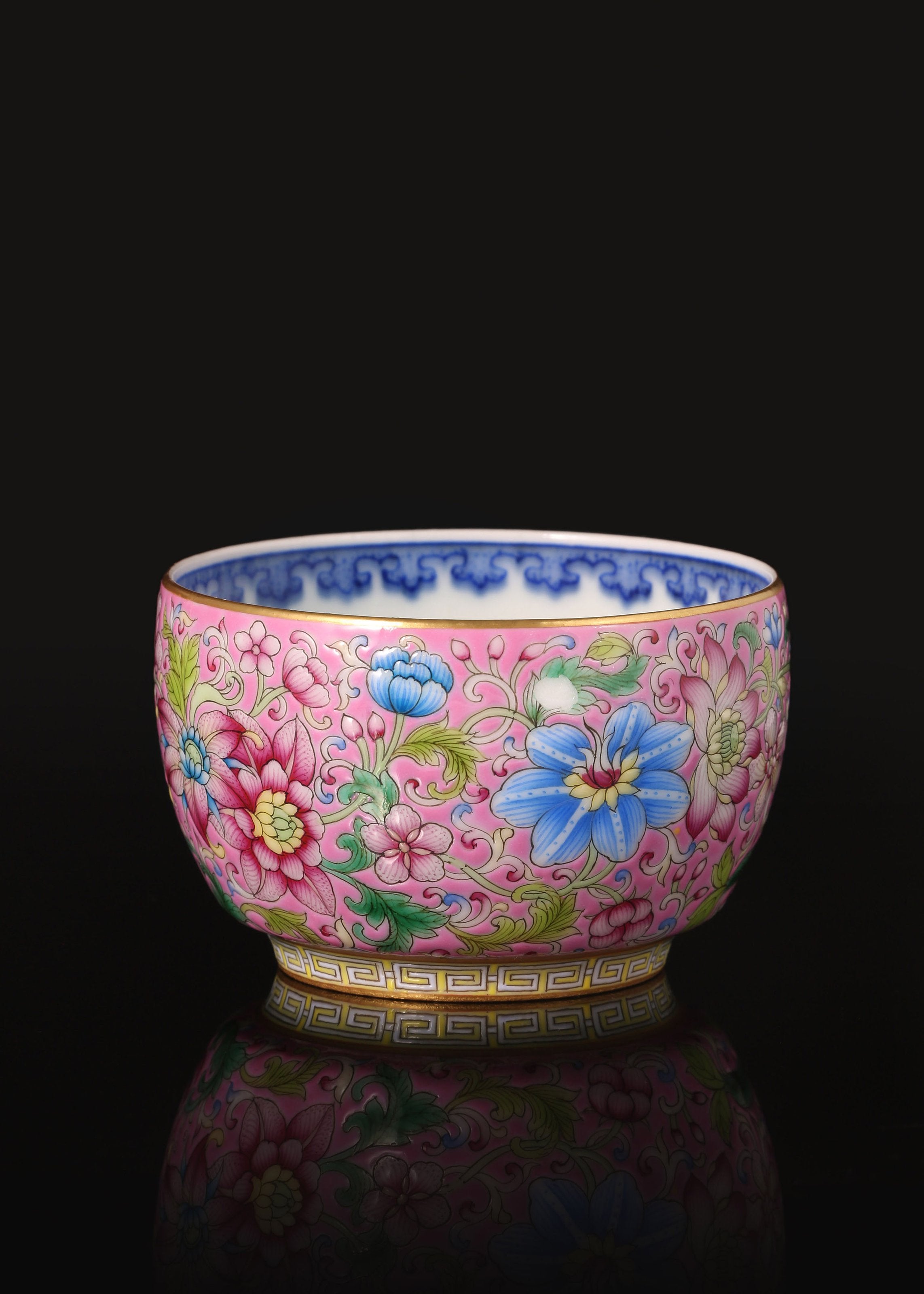 Dayazhai Enamel-Painted Blue and White Floral Pattern Cup