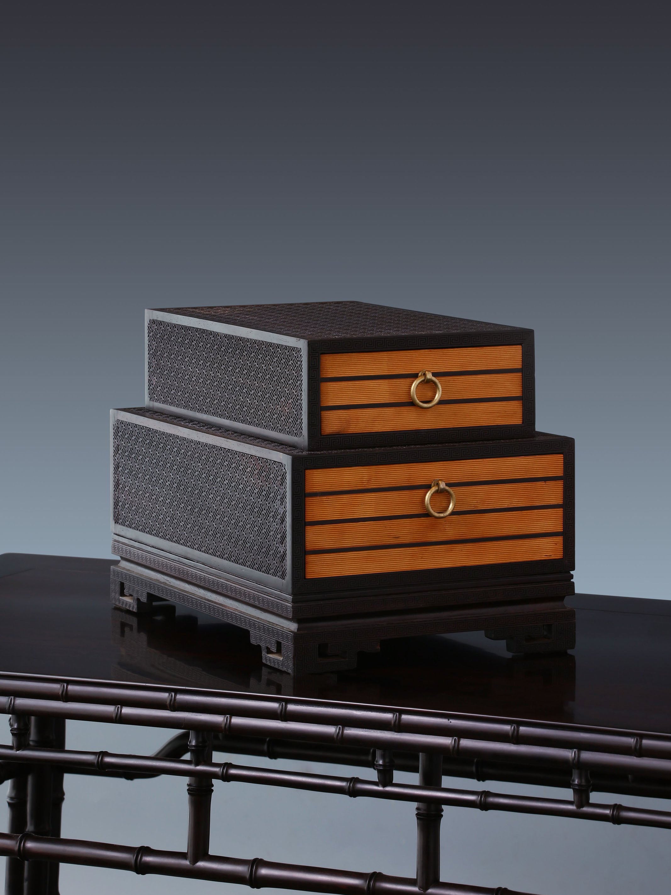 Large-leaf rosewood inlaid with boxwood scroll-shaped tea box