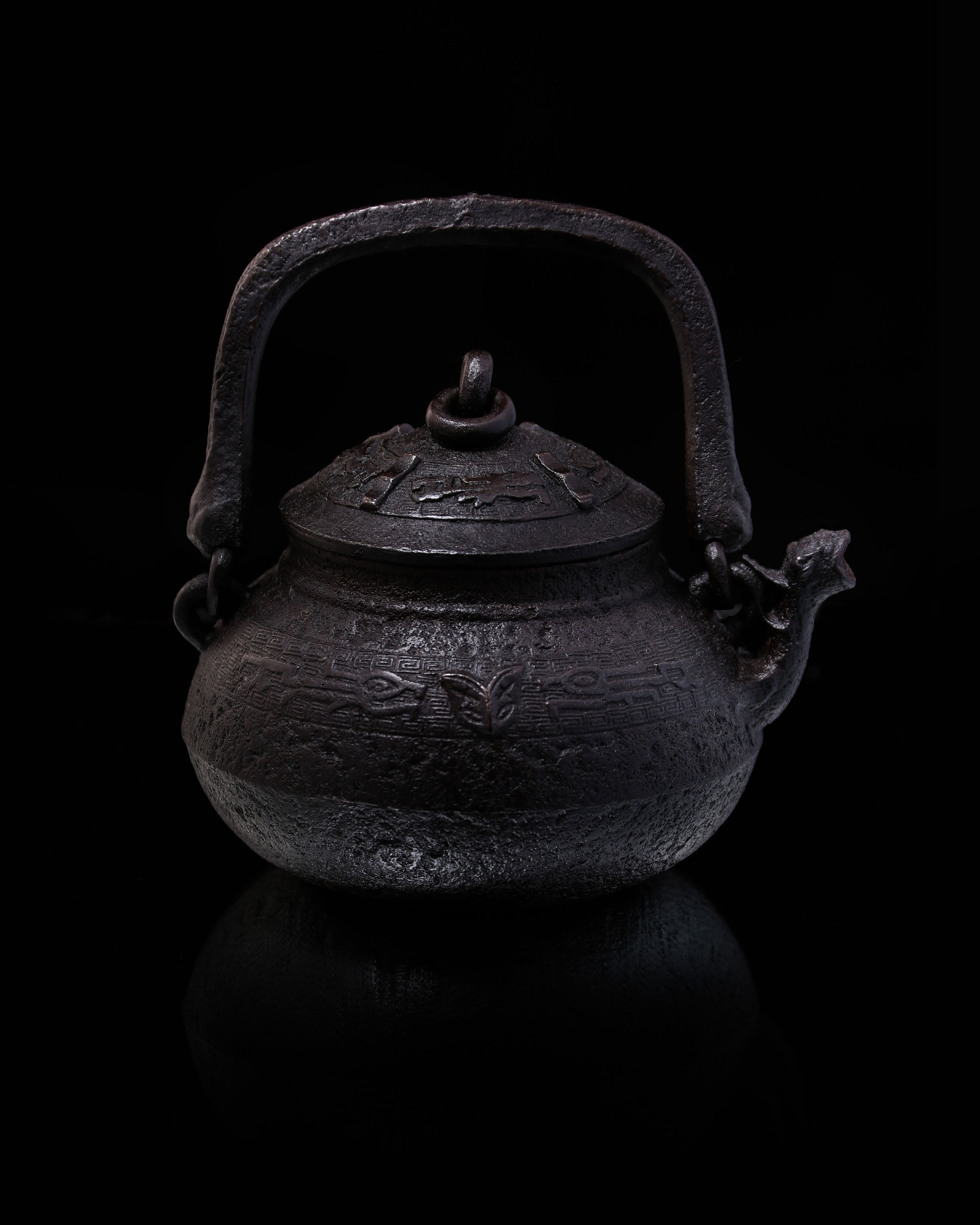 Second Generation Qin Zangliu / First Generation Zangliu Beast Mouth Iron Kettle