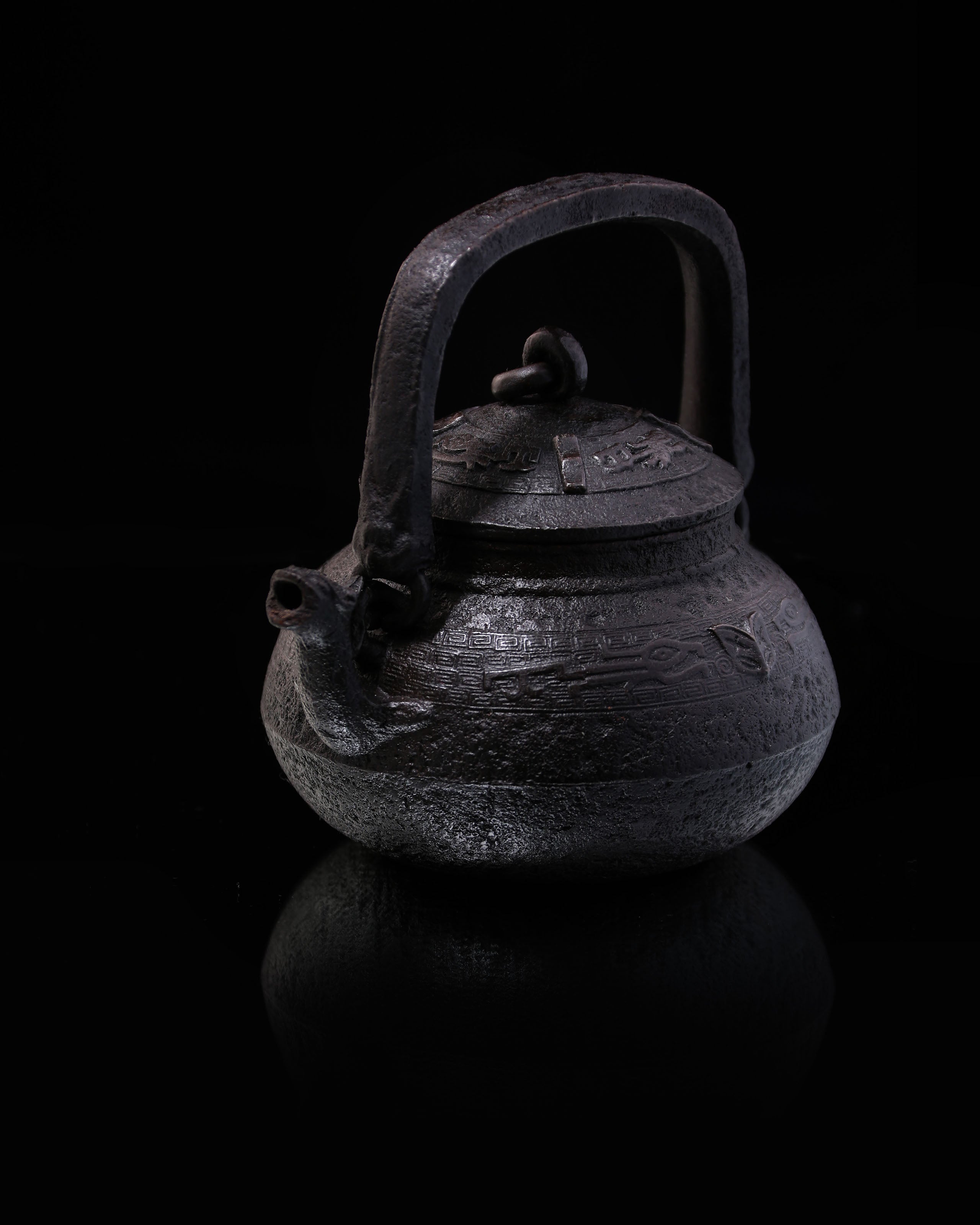 Second Generation Qin Zangliu / First Generation Zangliu Beast Mouth Iron Kettle