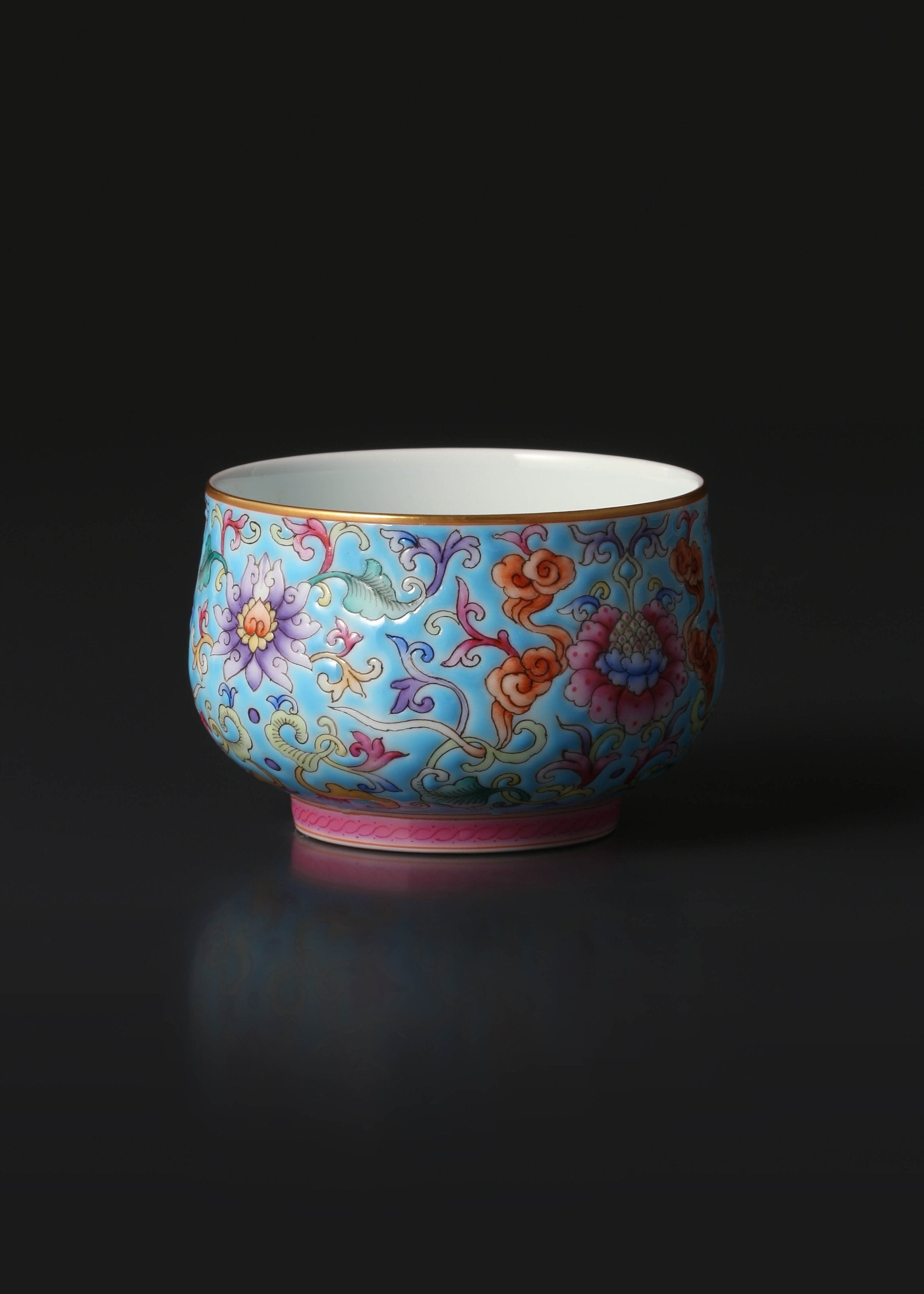 Dayazhai Enamel-Painted Luohan Cup with Entwined Lotus Flower Design