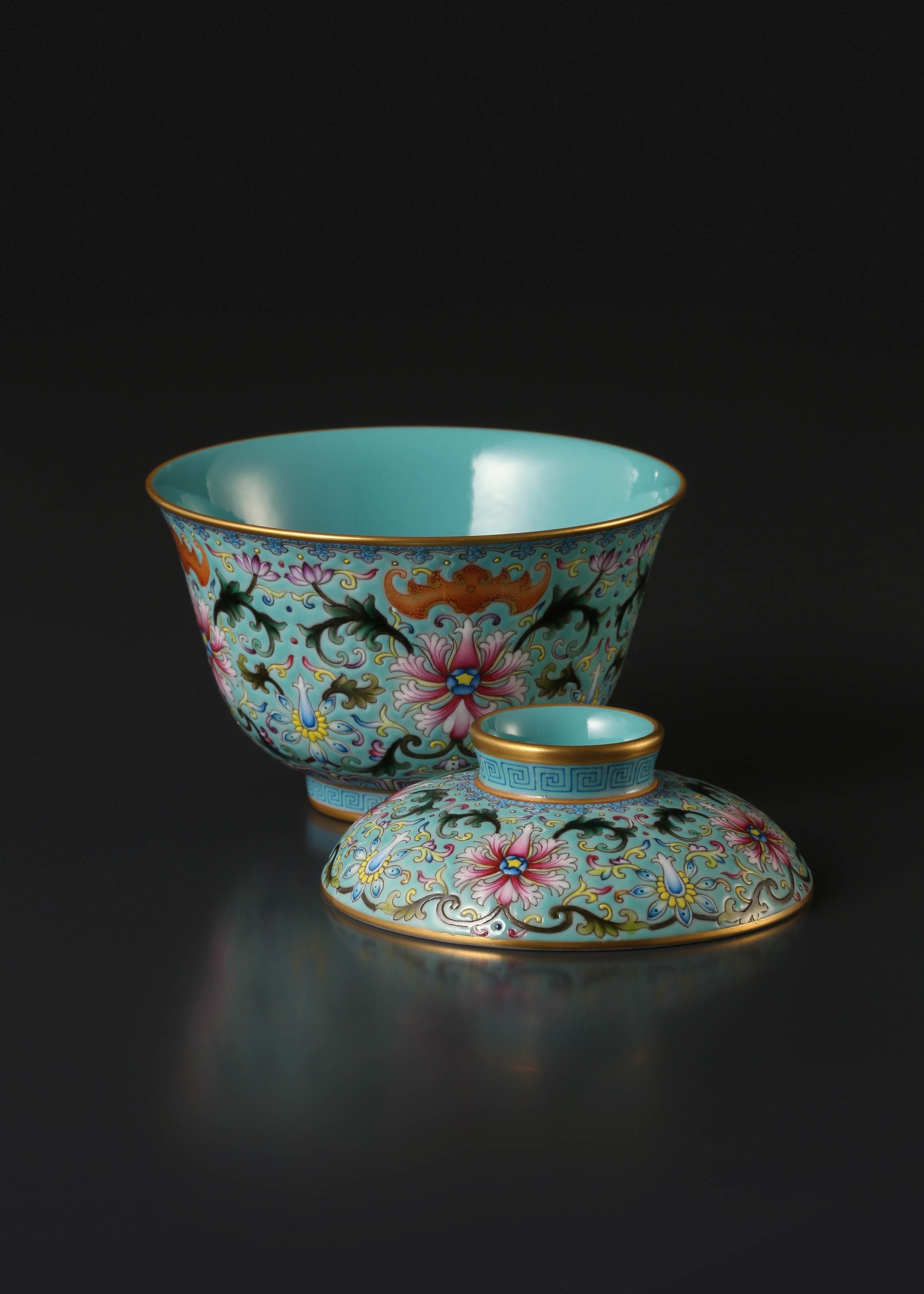 Dayazhai Enamel-Painted Covered Bowl with Prosperity