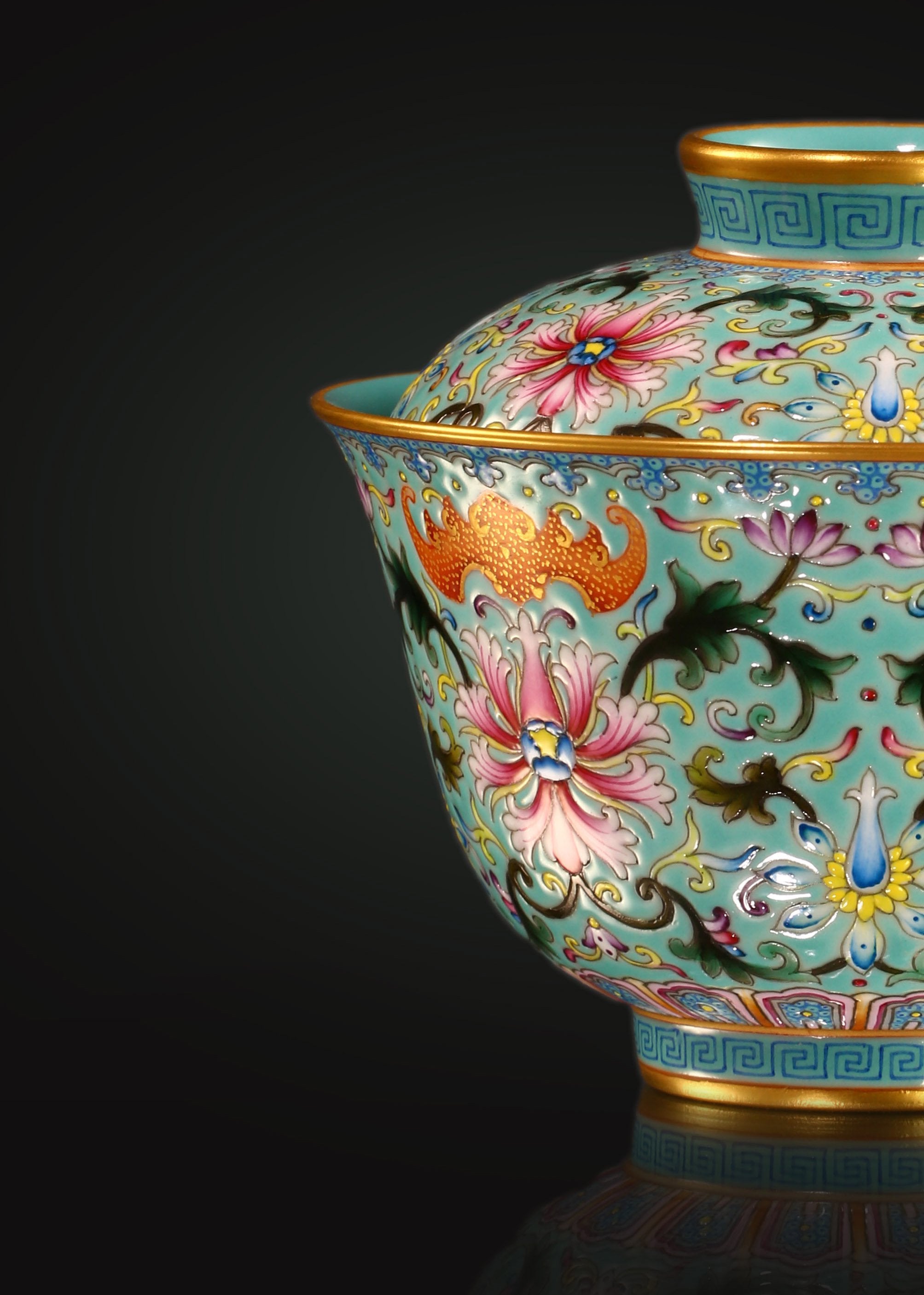 Dayazhai Enamel-Painted Covered Bowl with Prosperity