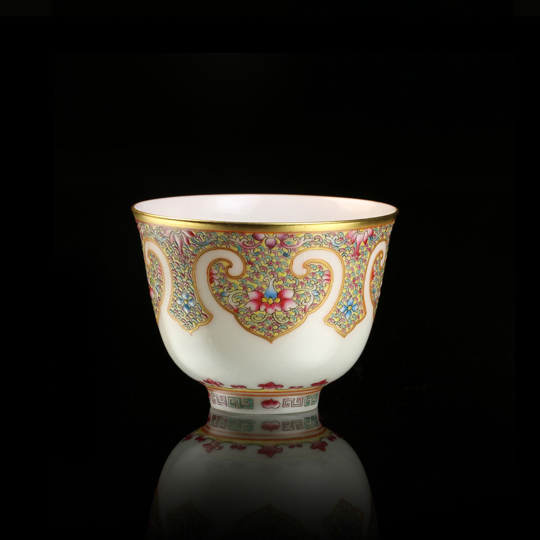 Dayazhai Enamel Scroll Ruyi Pattern Tea Set